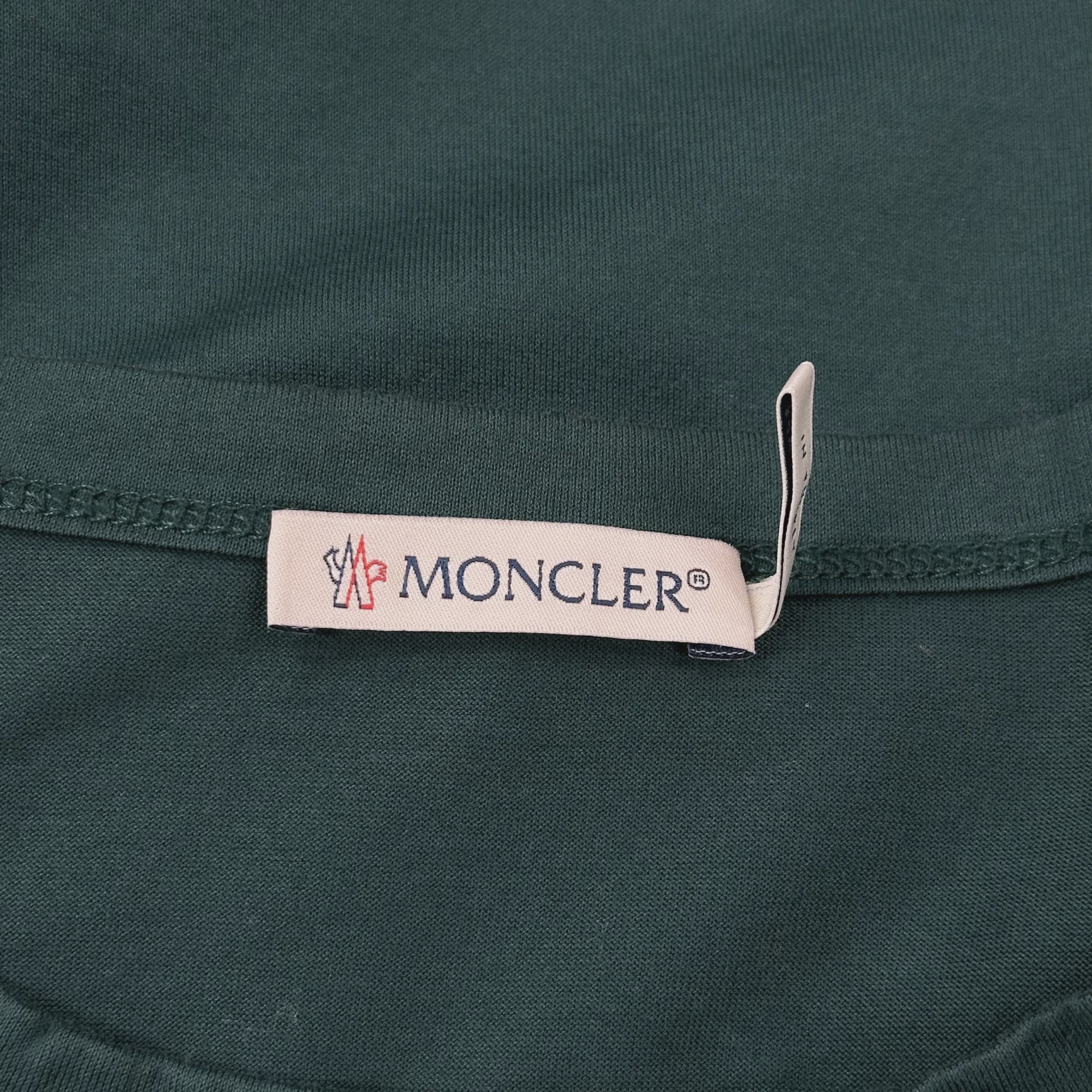 Moncler tee • Pre-Owned [4715] 4