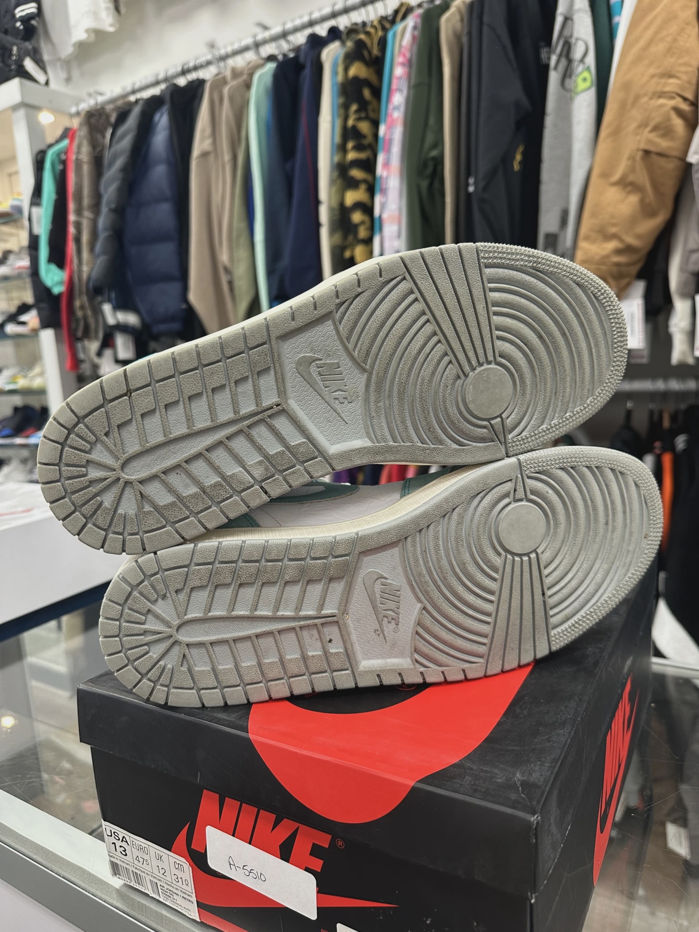 Air Jordan 1 Retro High Turbo Green • Pre-Owned [5717] 4