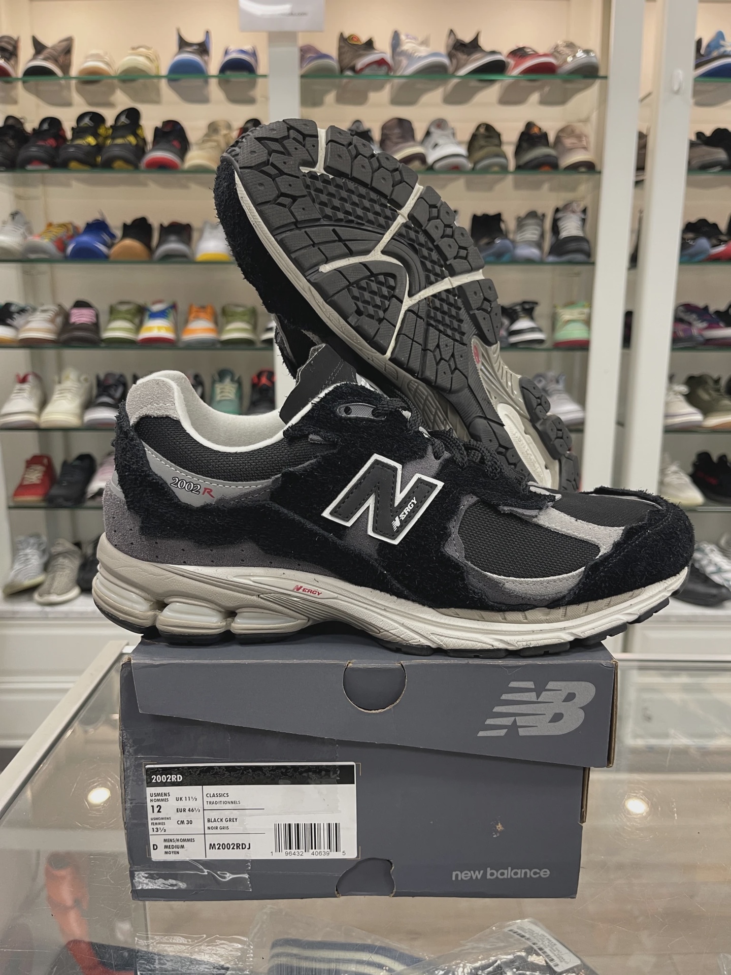New Balance 2002R Protection Pack Black Grey • Pre-Owned [6325]