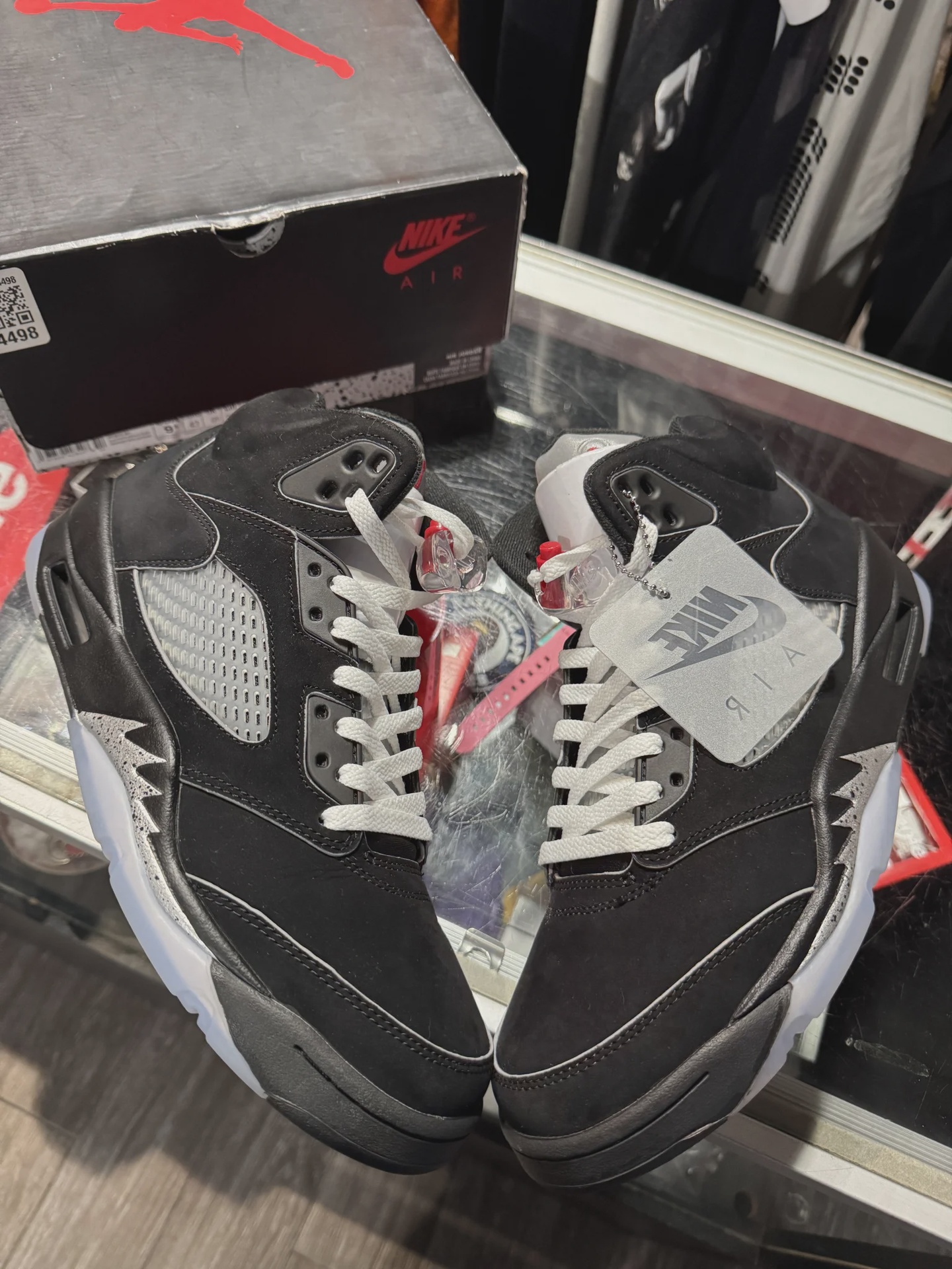 Air Jordan 5 Retro Original Black Metallic Reimagined • Pre-Owned [9926] - photo 1