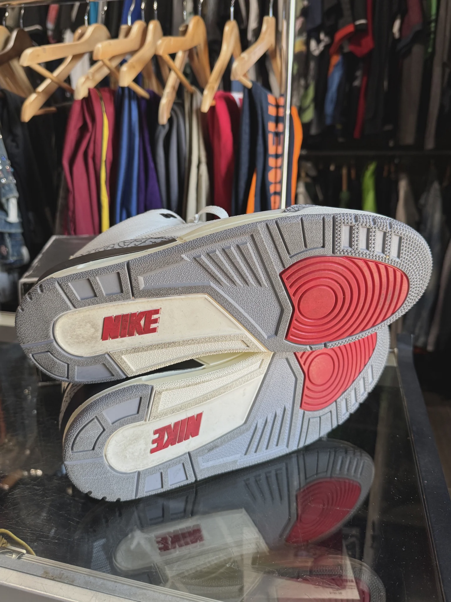 Air Jordan 3 Retro White Cement Reimagined • Pre-Owned [7092] - photo 3