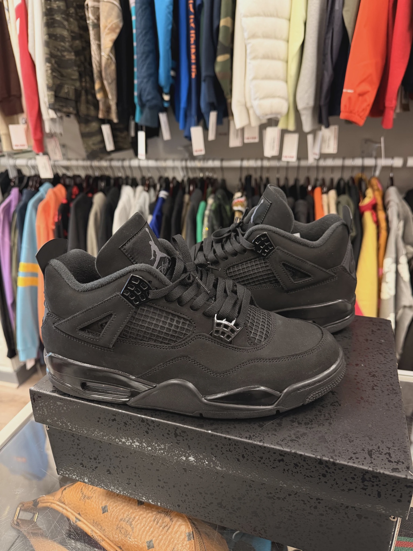 Air Jordan 4 Retro Black Cat (2025) • Pre-Owned [2093]
