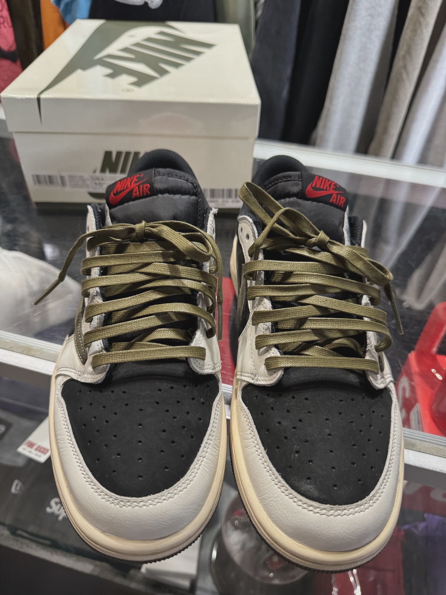 Air Jordan 1 Retro Low Original SP Travis Scott Olive (Women's) • Pre-Owned [6119] 2