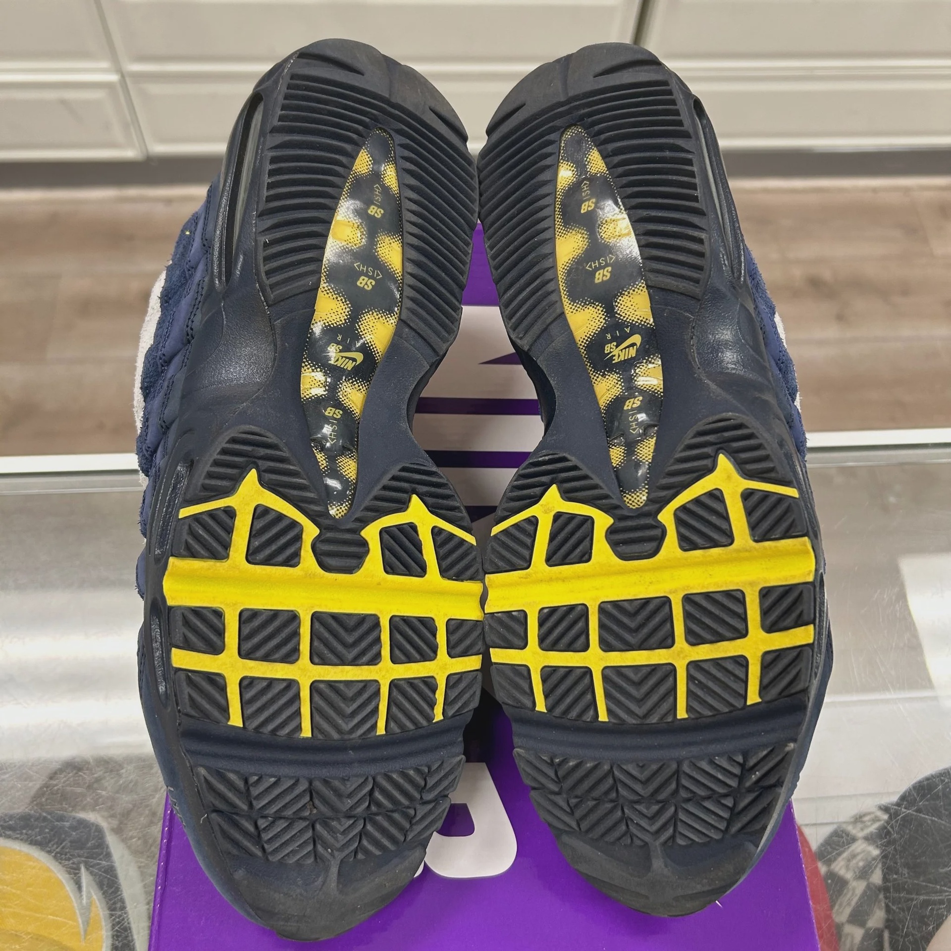 Nike Air Max 95 SB Eric Koston Obsidian Speed Yellow • Pre-Owned [0998] - photo 4