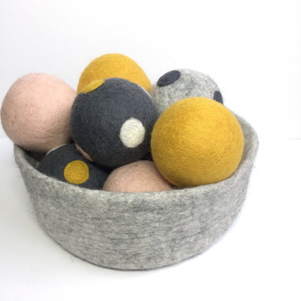 FELT PLAY BALLS