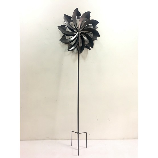 Silver Daisy Windsculpture