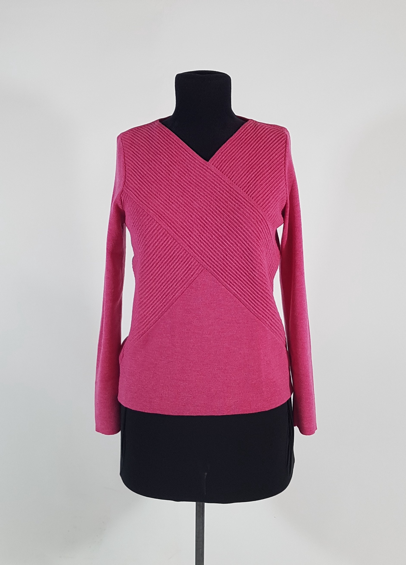 HIGH V NECK SWEATER - LIGHT FUCHSIA