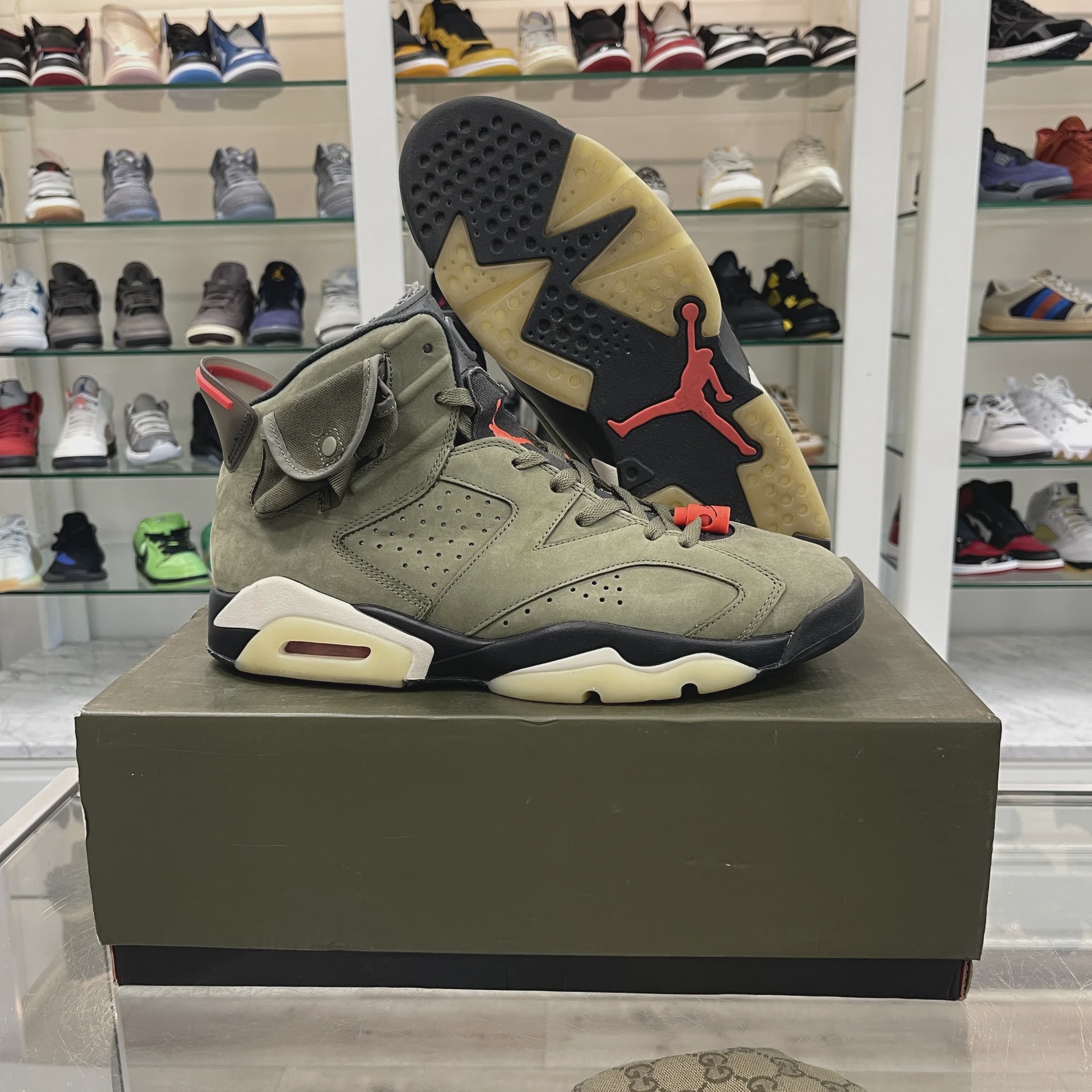 Jordan Air Jordan 6 Retro Travis Scott - Size US M 11.5