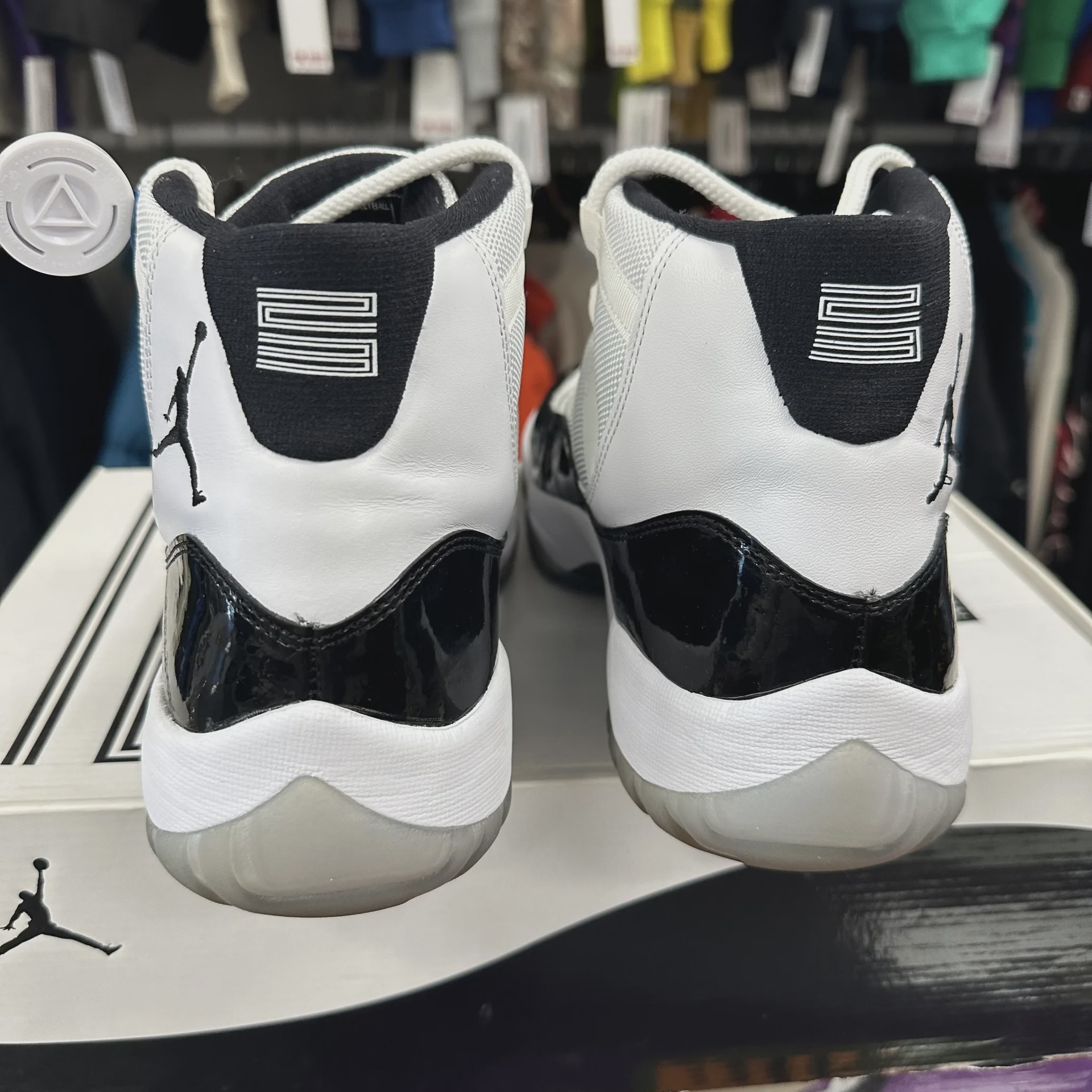 Air Jordan 11 Retro Concord (2011) • Pre-Owned [1905] - photo 6