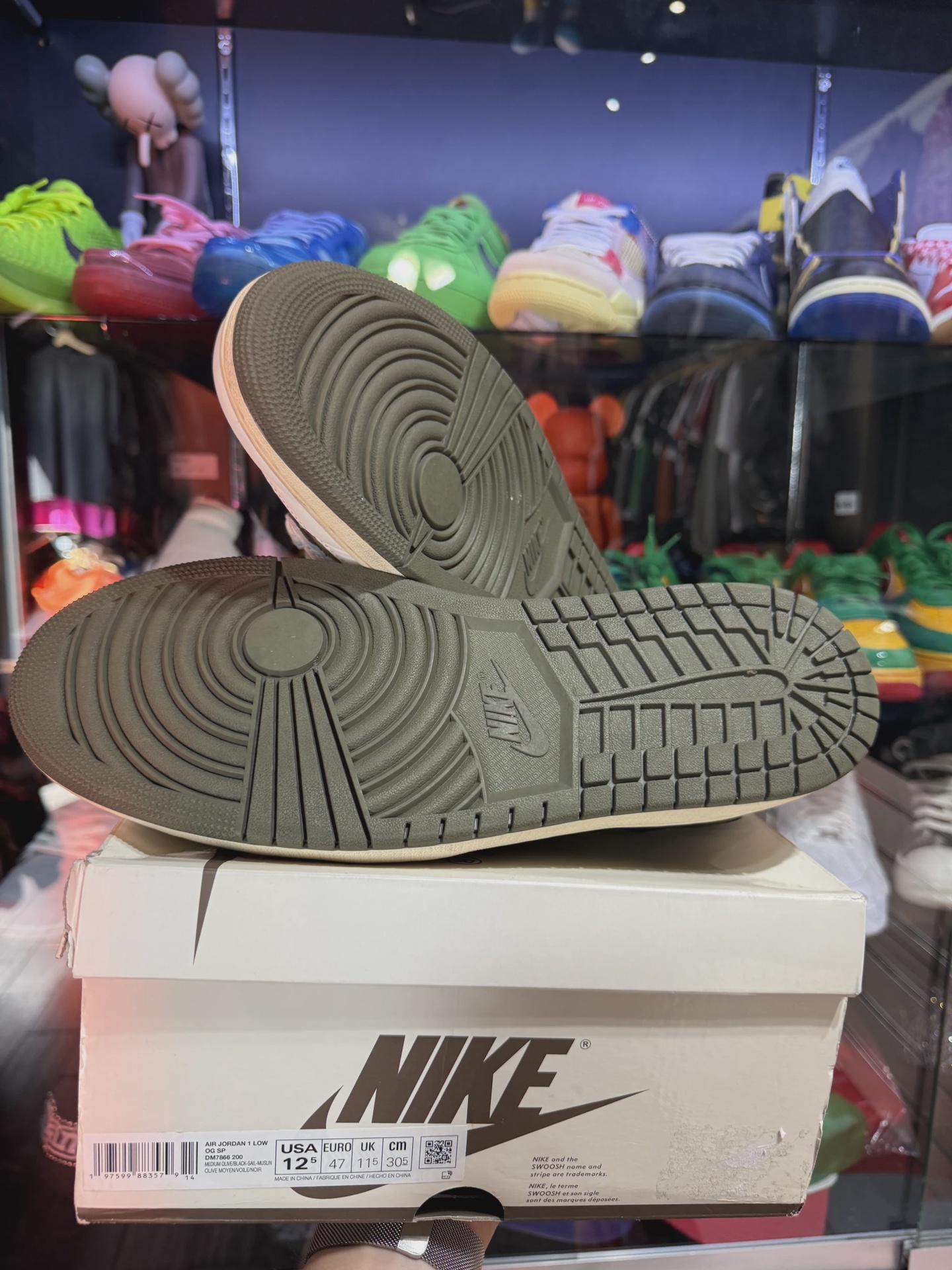 Air Jordan 1 Retro Low Original SP Travis Scott Medium Olive • Pre-Owned [1940] 2