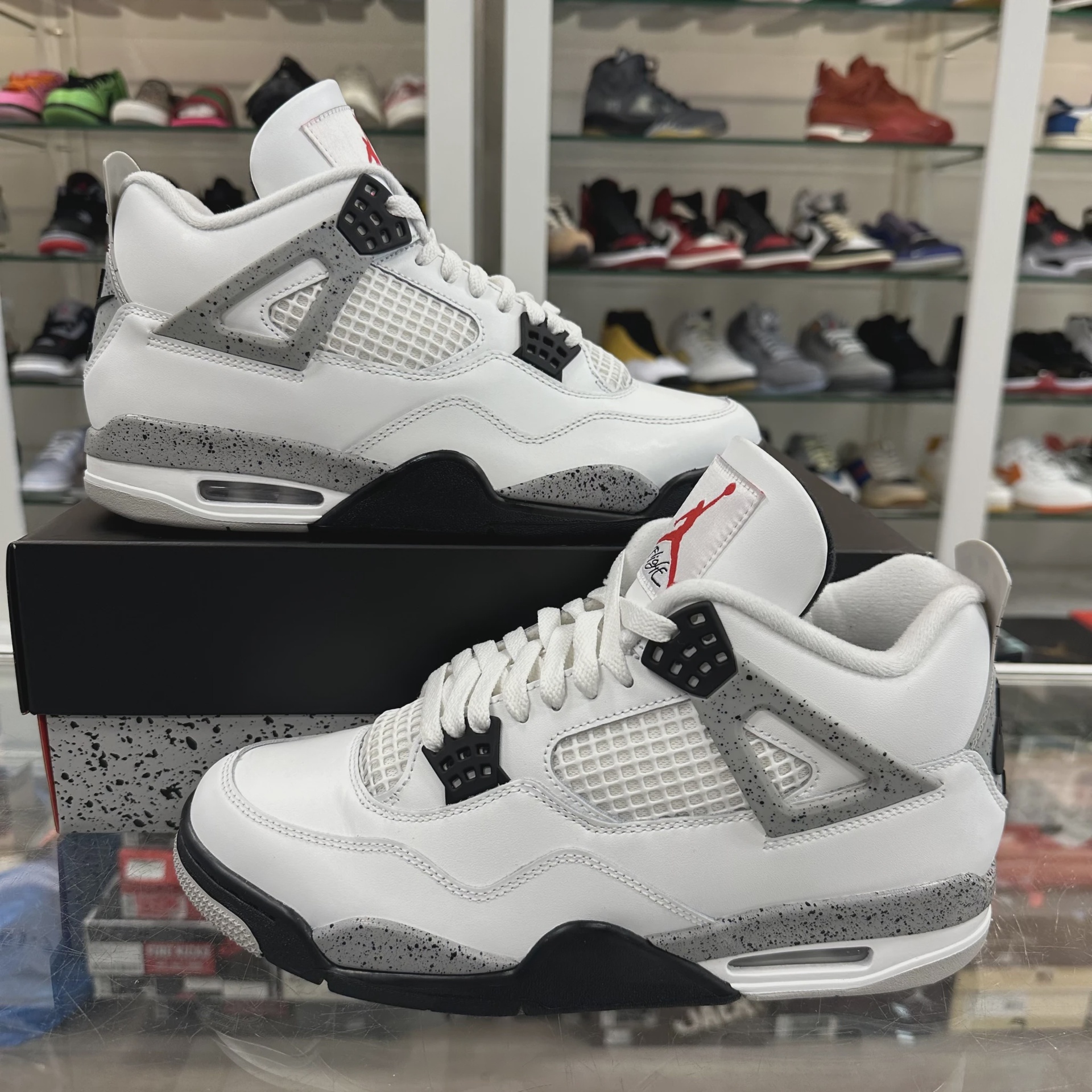 Air Jordan 4 Retro White Cement (2025) • Pre-Owned [9149] - photo 1