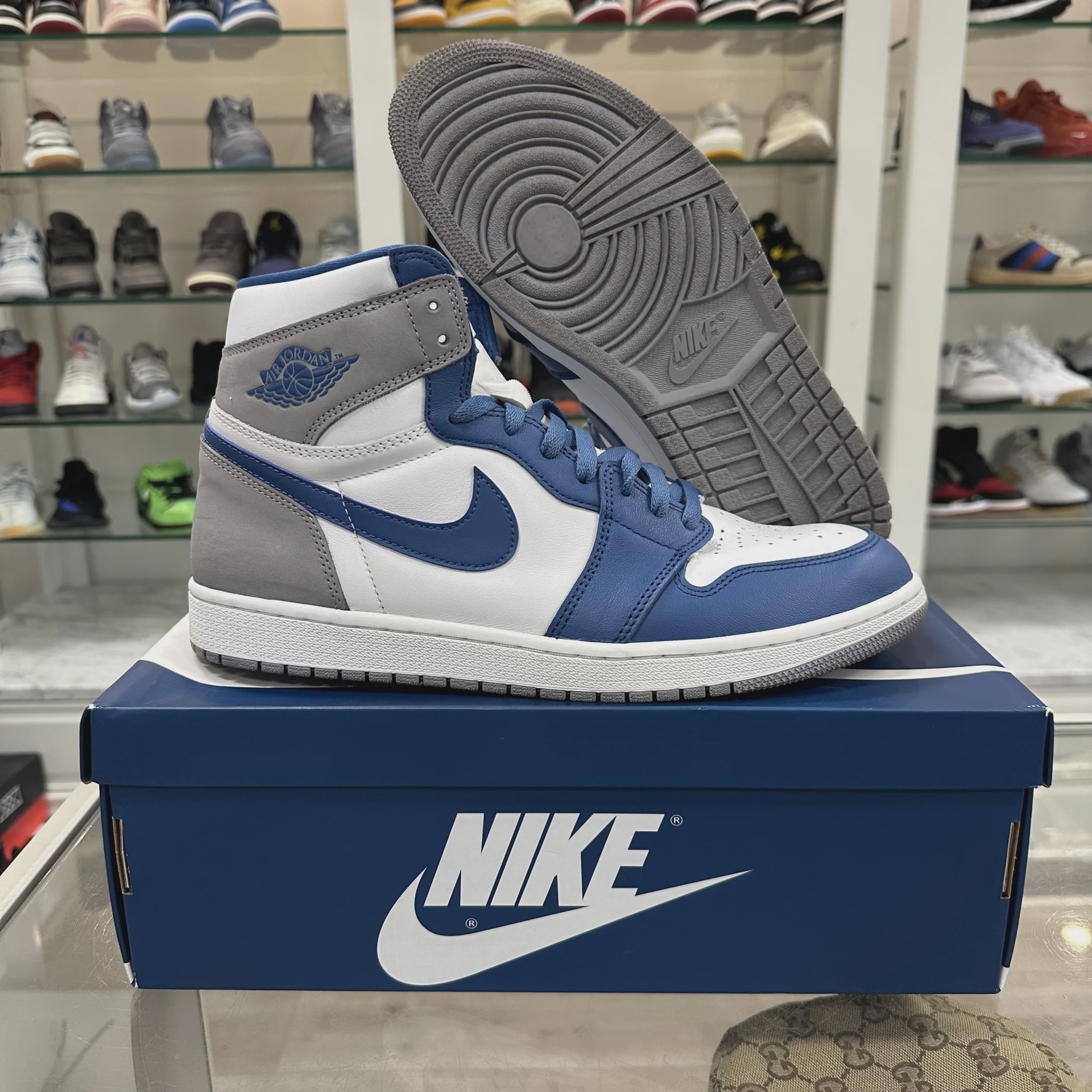 Jordan Air Jordan 1 Retro High Original True Blue - Size US M 12.5