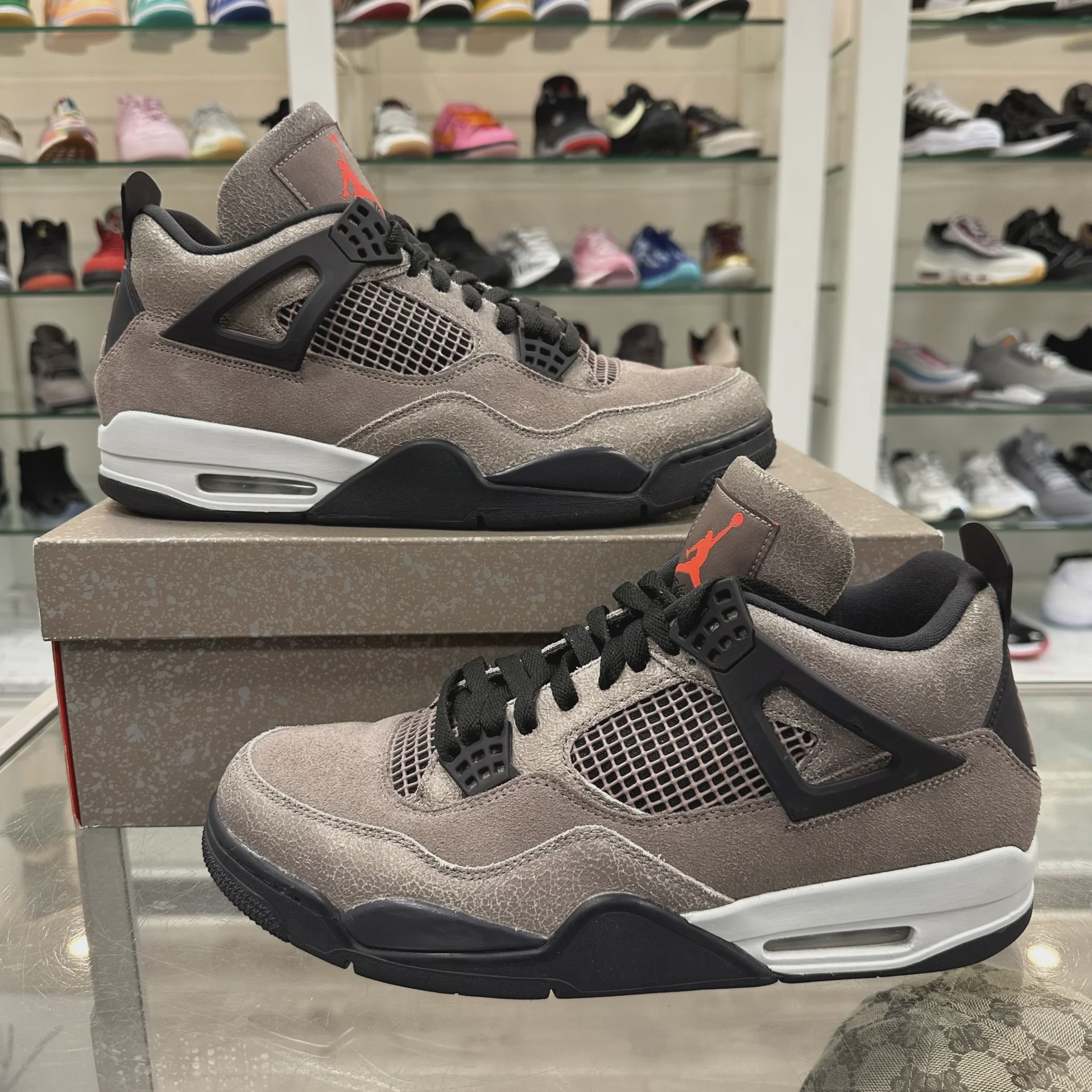 Jordan 4 Retro Taupe Haze • Pre-Owned [2585] - photo 9