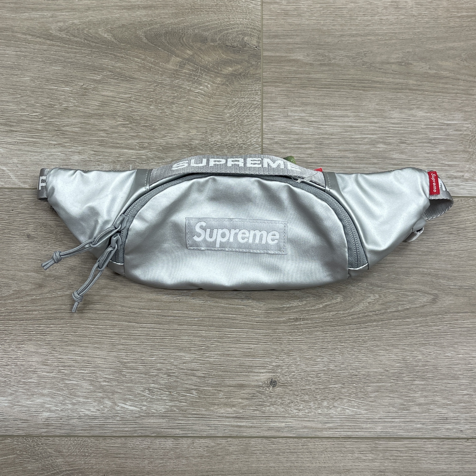 Supreme Small Waist Bag FW22 Silver NEW! 2