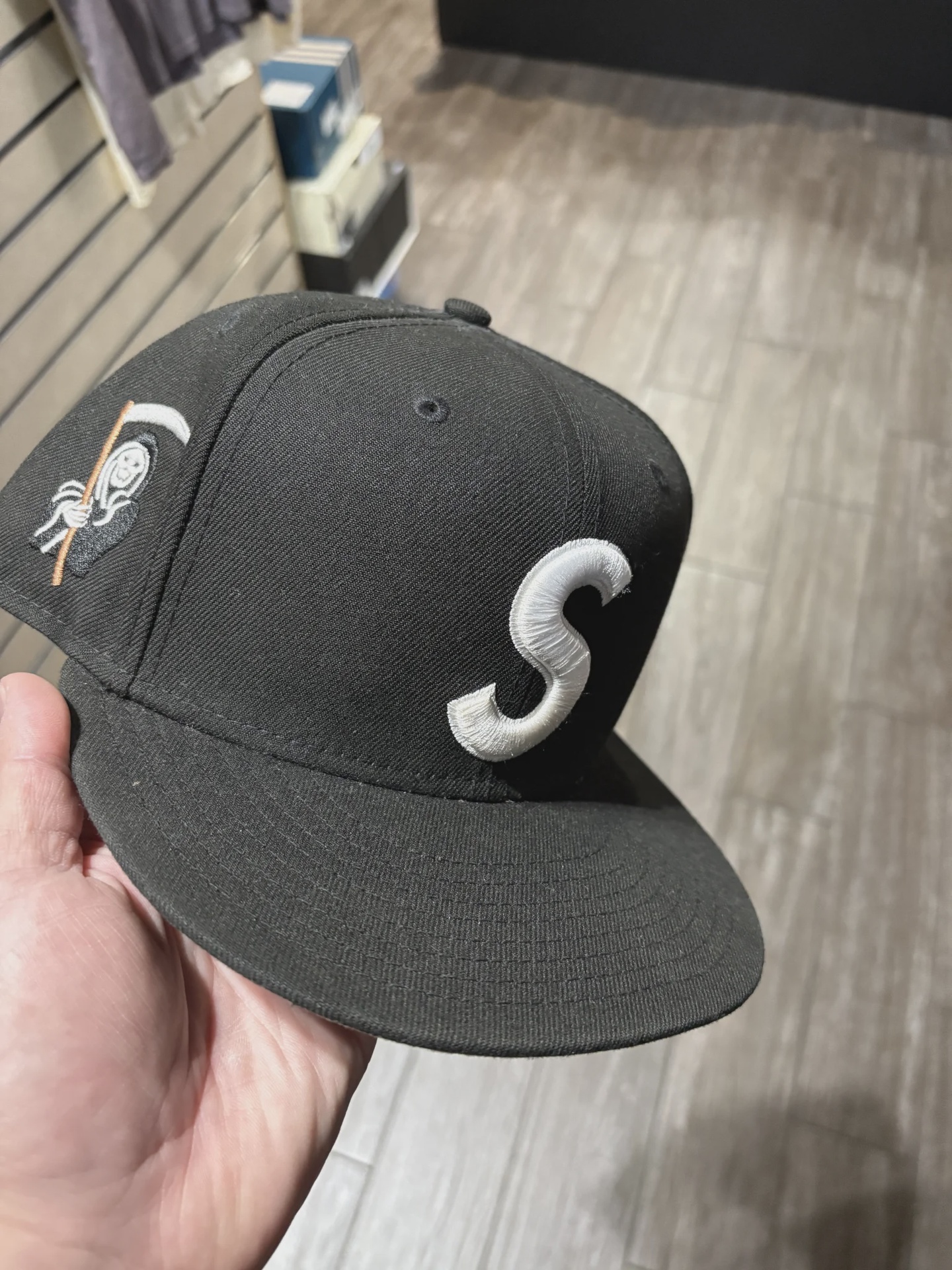 Supreme Hat • Pre-Owned [6132] - photo 1