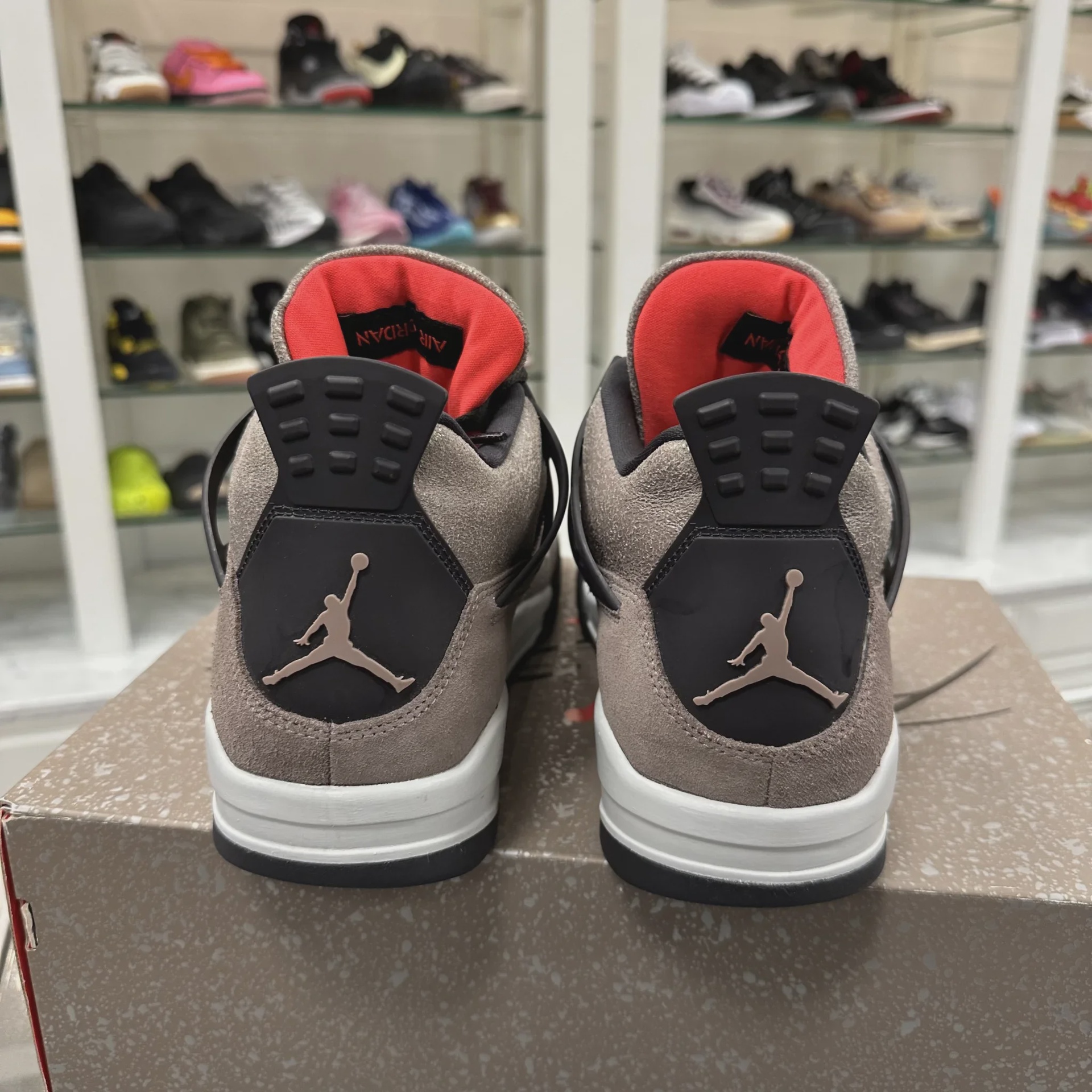 Jordan 4 Retro Taupe Haze • Pre-Owned [2585] - photo 5