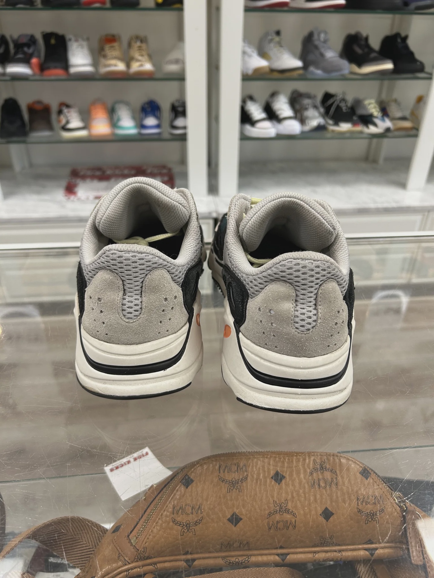 adidas Yeezy Boost 700 Wave Runner NO BOX • Pre-Owned [2343] - photo 4