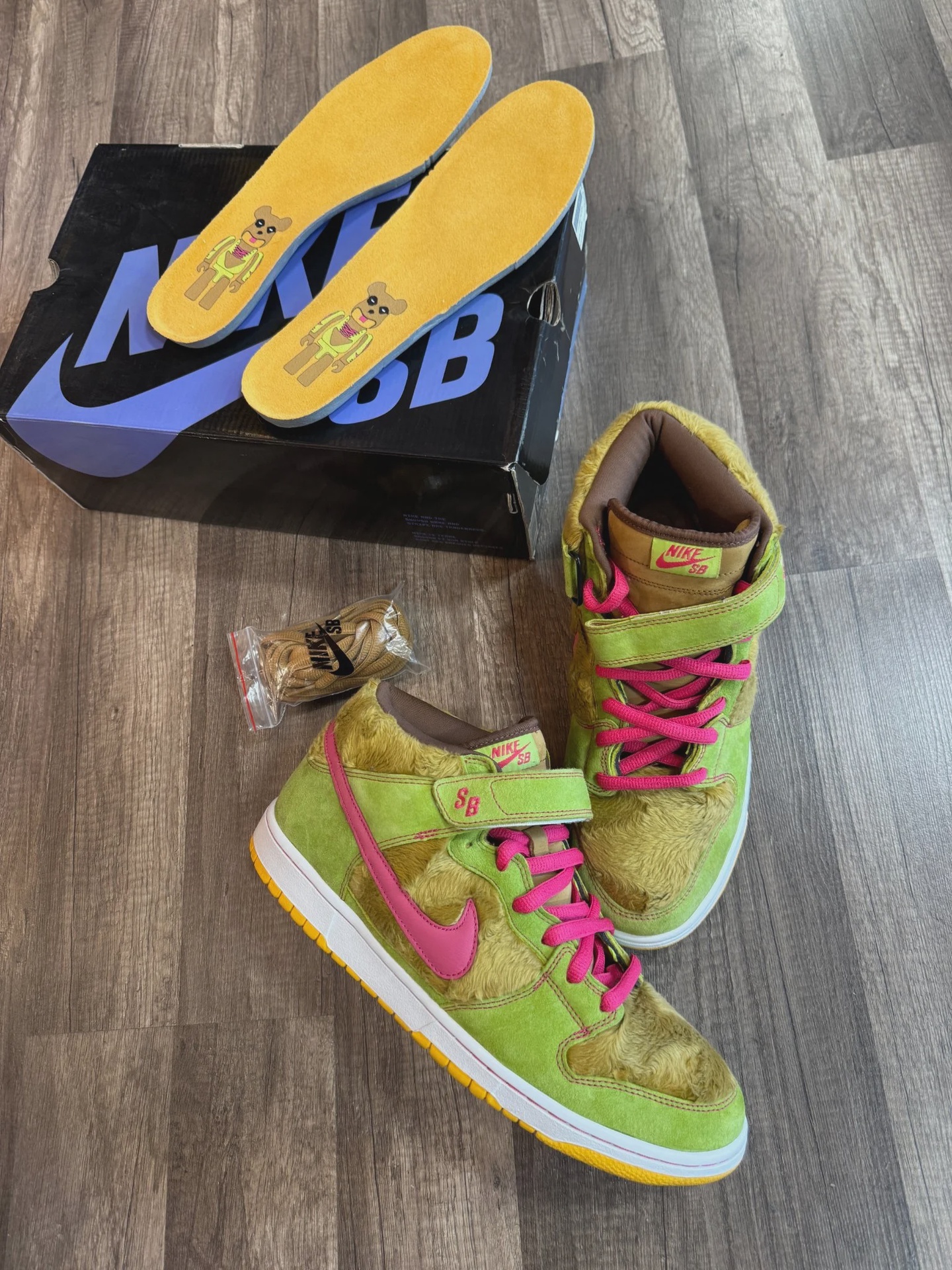 Nike SB Dunk Mid Mama Bear • Pre-Owned [0636] - photo 6