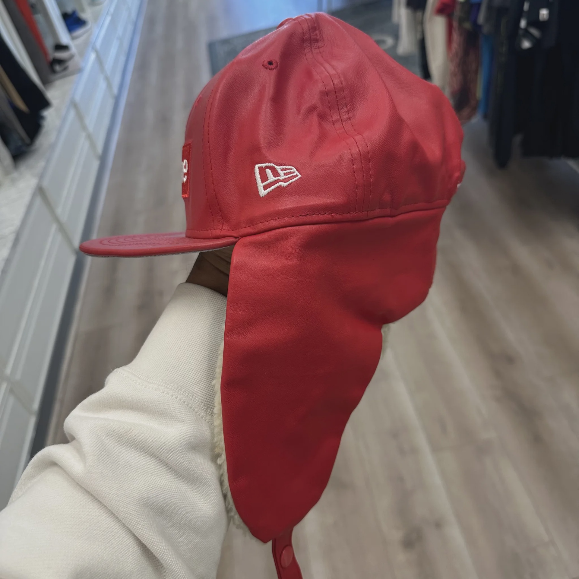 Supreme Leather Earflap Box Logo New Era • Pre-Owned [1848] - photo 5