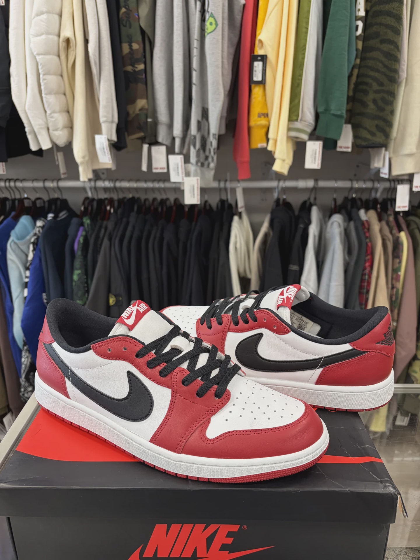 Air Jordan 1 Retro Low Original Chicago (2025) • Pre-Owned [2647] - photo 1