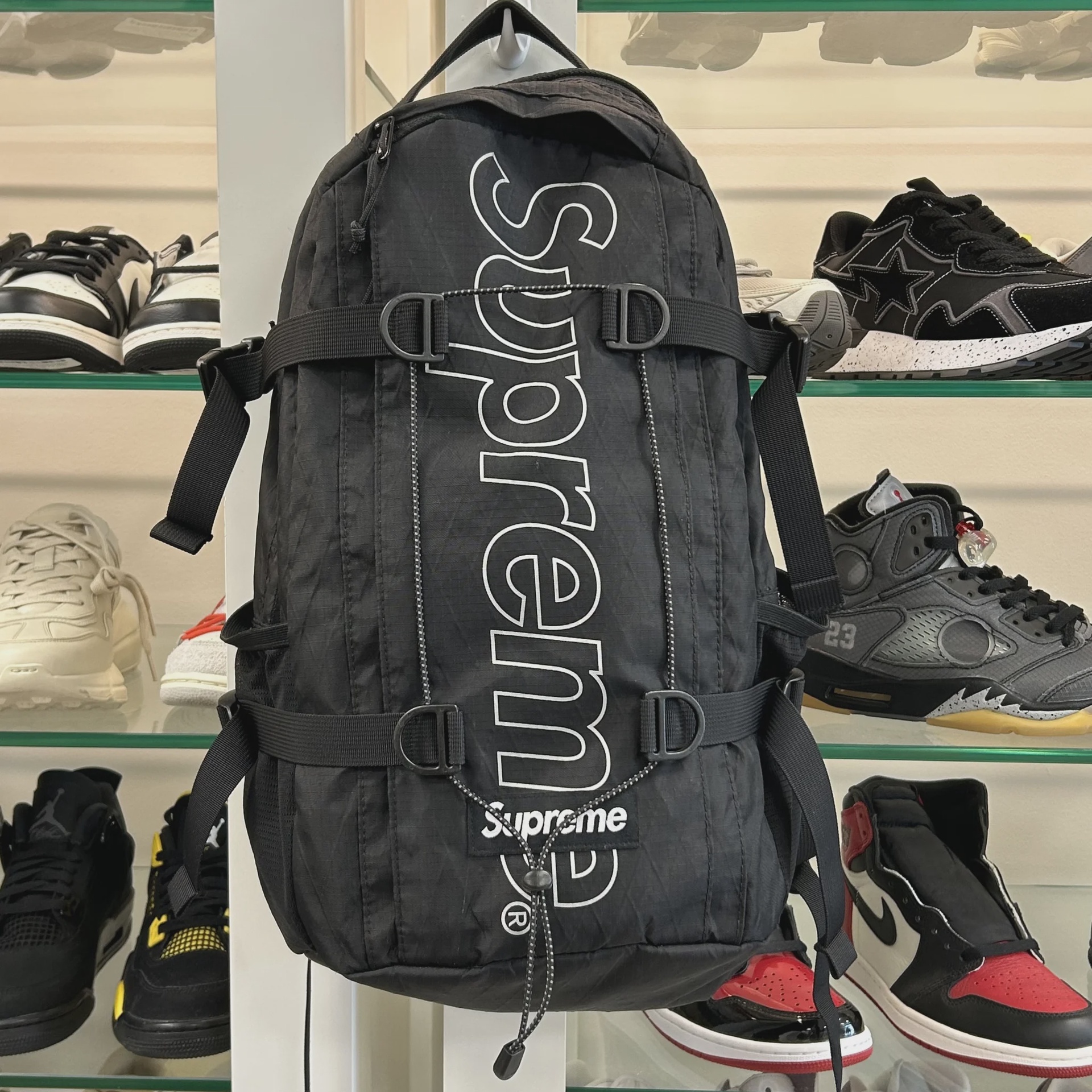Supreme Backpack (FW18) 'Black • Pre-Owned [6169] - photo 1