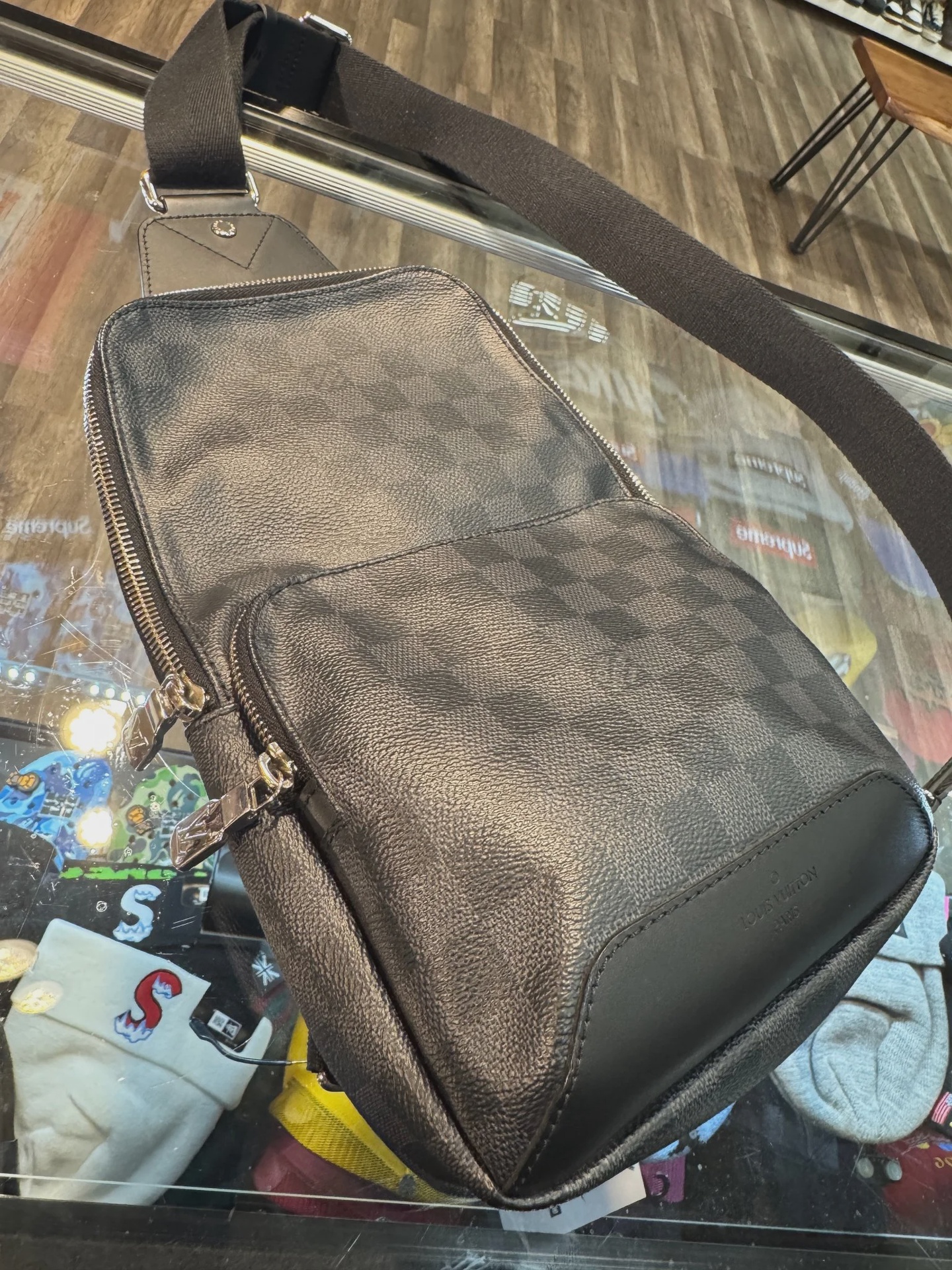 Louis Vuitton Damier Graphite Sling Bag • Pre-Owned [2689] - photo 2
