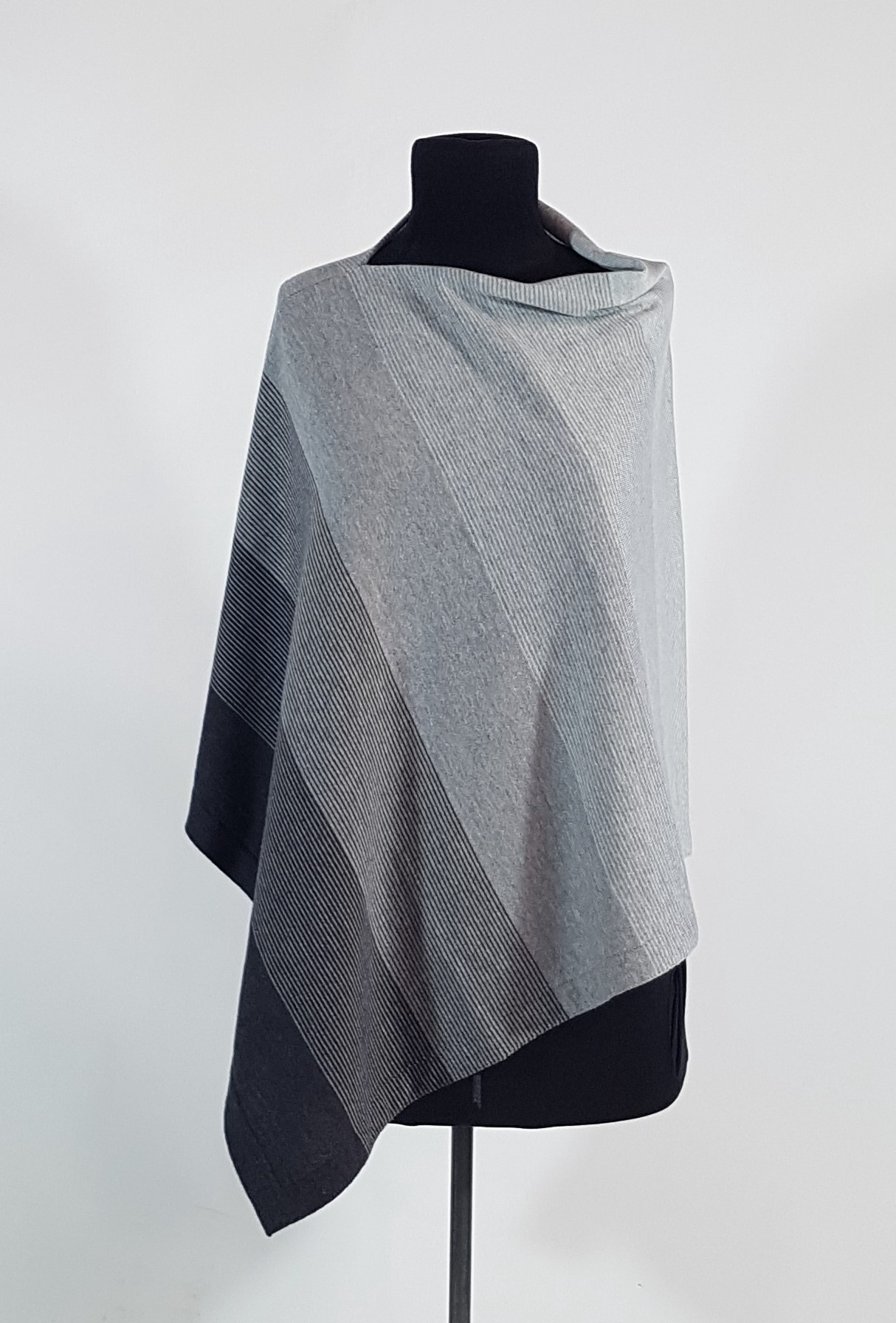 PONCHO - CHARCOAL/LIGHT PEWTER/SILVER