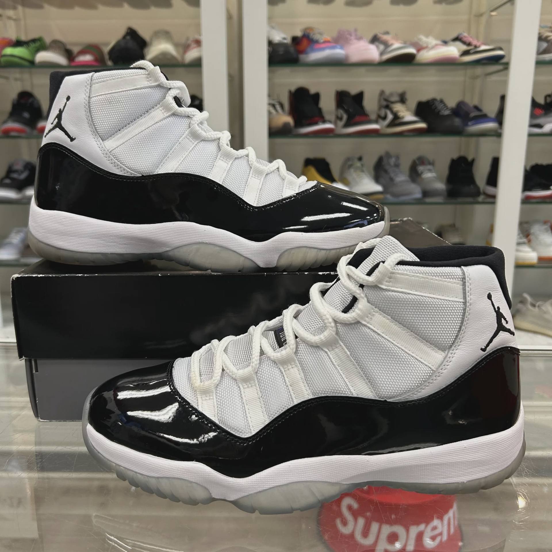 Air Jordan 11 Retro Concord (2018) • Pre-Owned [0613] - photo 1