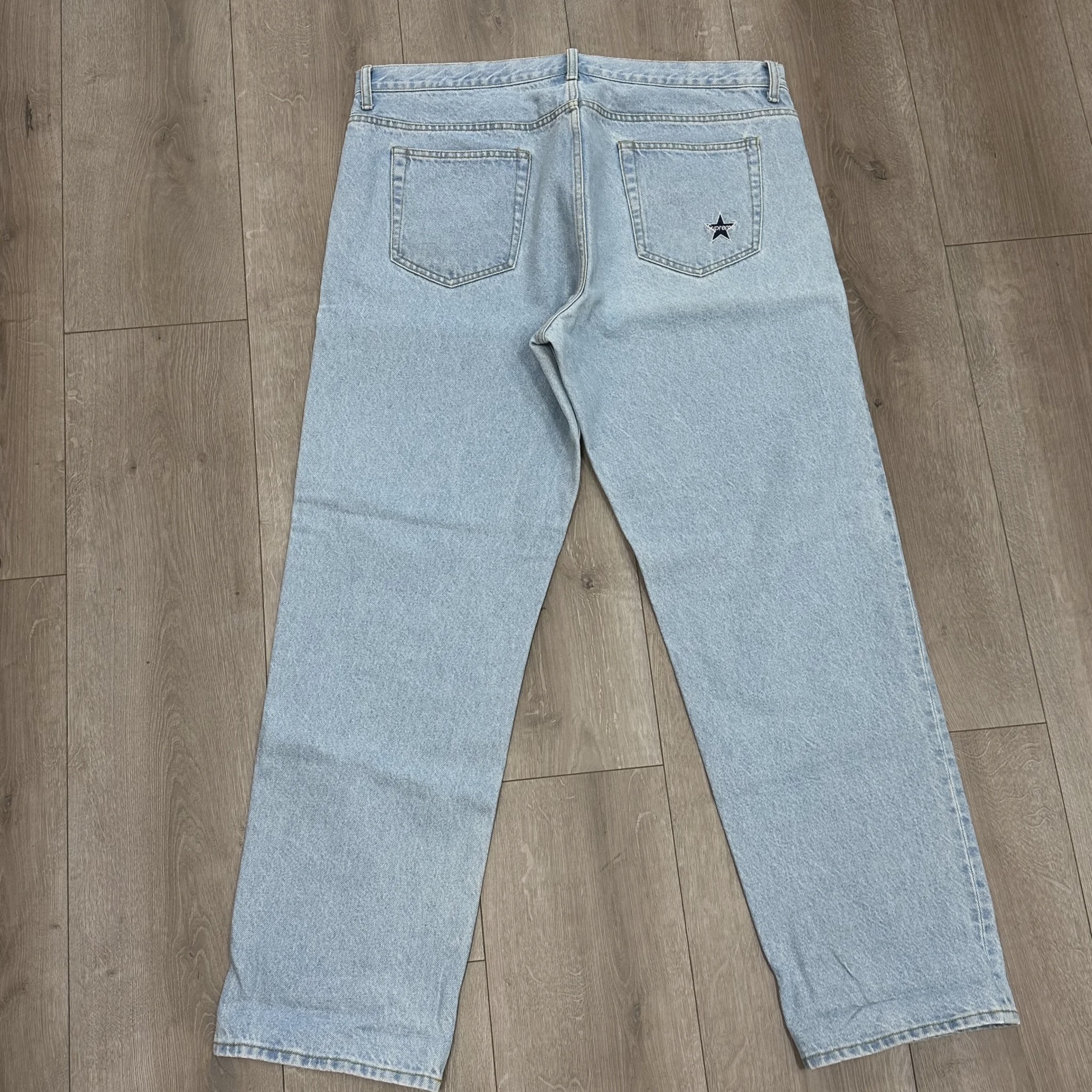 Supreme Baggy Jean (SS25) Light Washed Indigo • Pre-Owned [7034] - photo 4