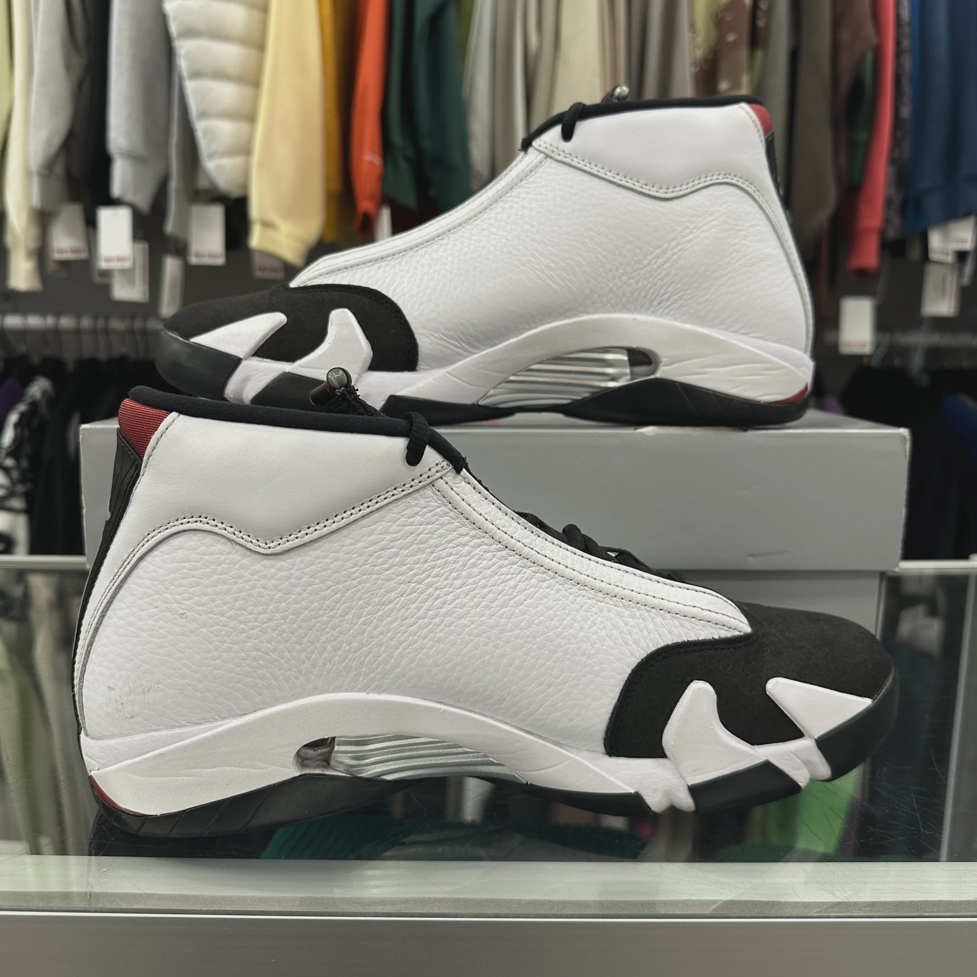 Air Jordan 14 Retro Black Toe (2024) • Pre-Owned [3987] - photo 3