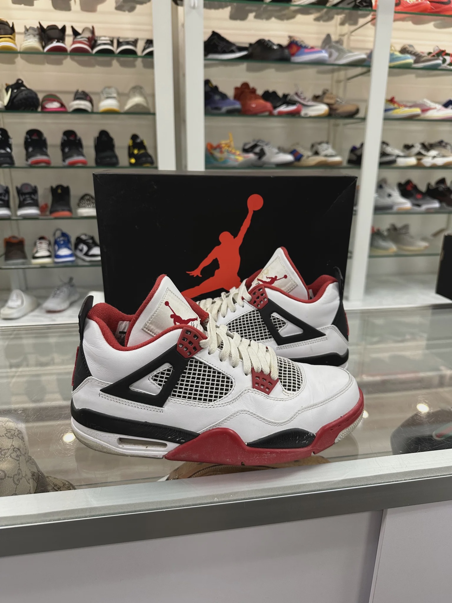Jordan Air Jordan 4 Retro Fire Red (2012) HEAVY CRACKING - Size US M 9.5