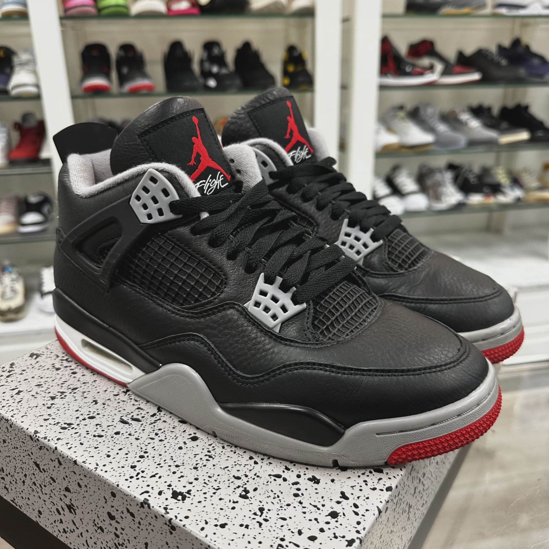 Air Jordan 4 Retro Black Red Reimagined • Pre-Owned [9881] - photo 4