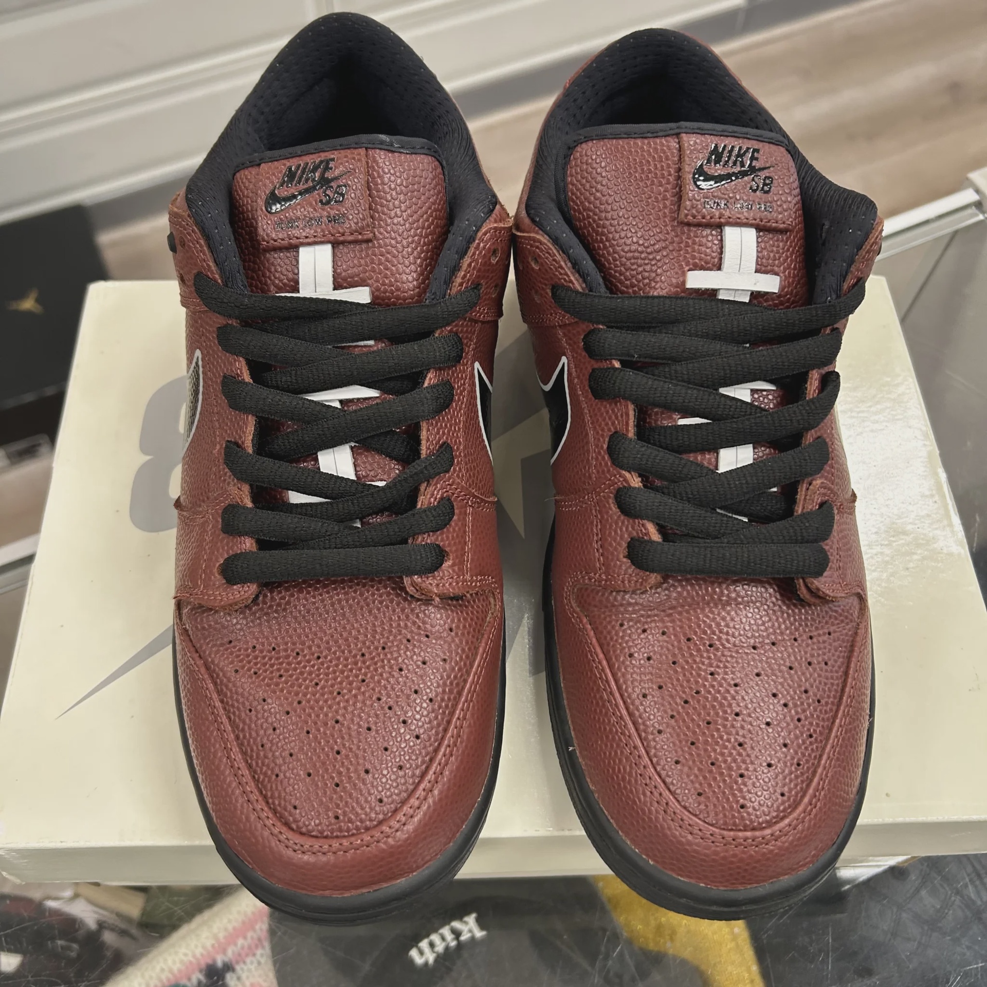 Nike SB Dunk Low Limosine Skateboards • Pre-Owned [1208] - photo 7