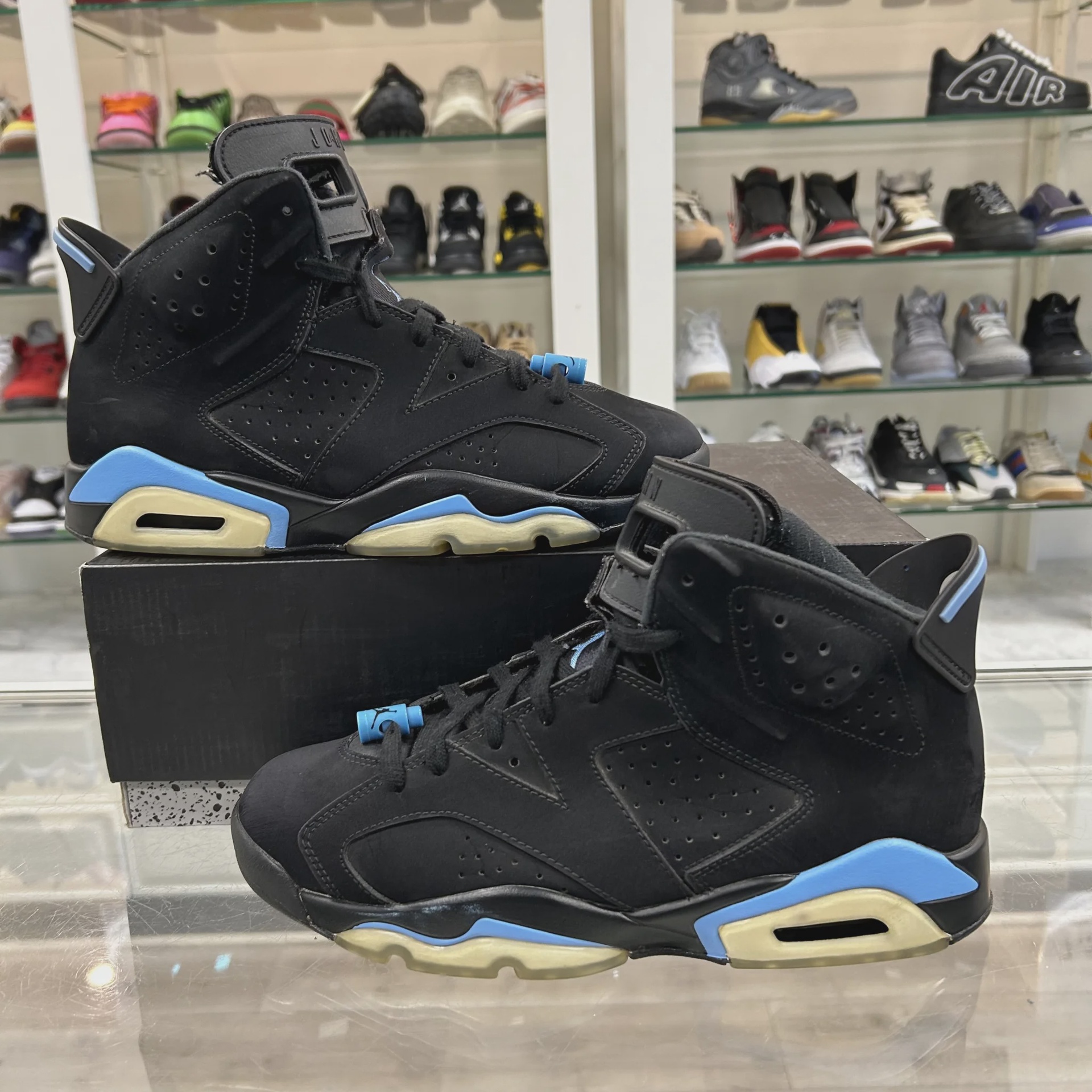 Air Jordan 6 Retro UNC • Pre-Owned [1464] - photo 1