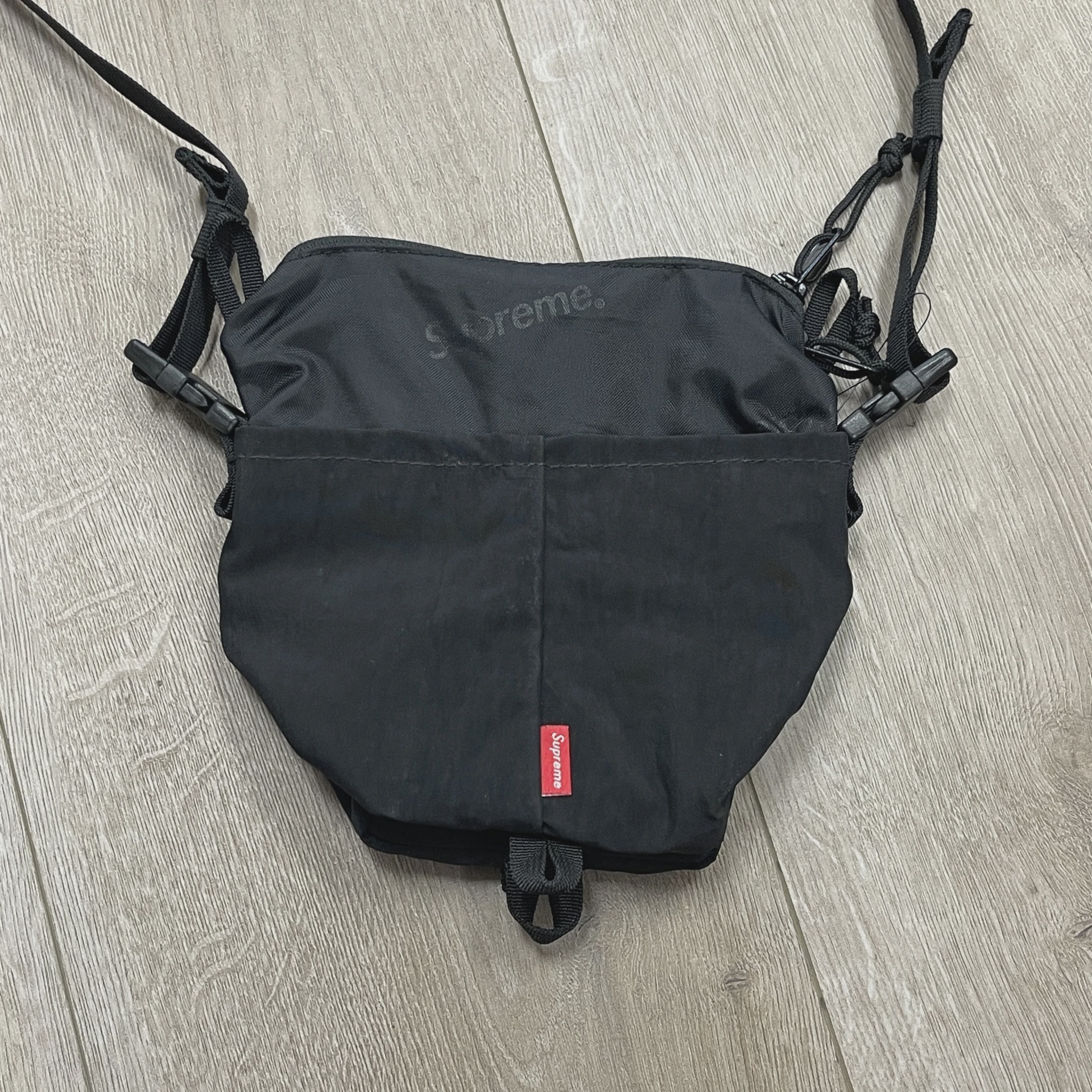 Supreme Neck Pouch Black Pre-Owned • Brand New [5888] 3