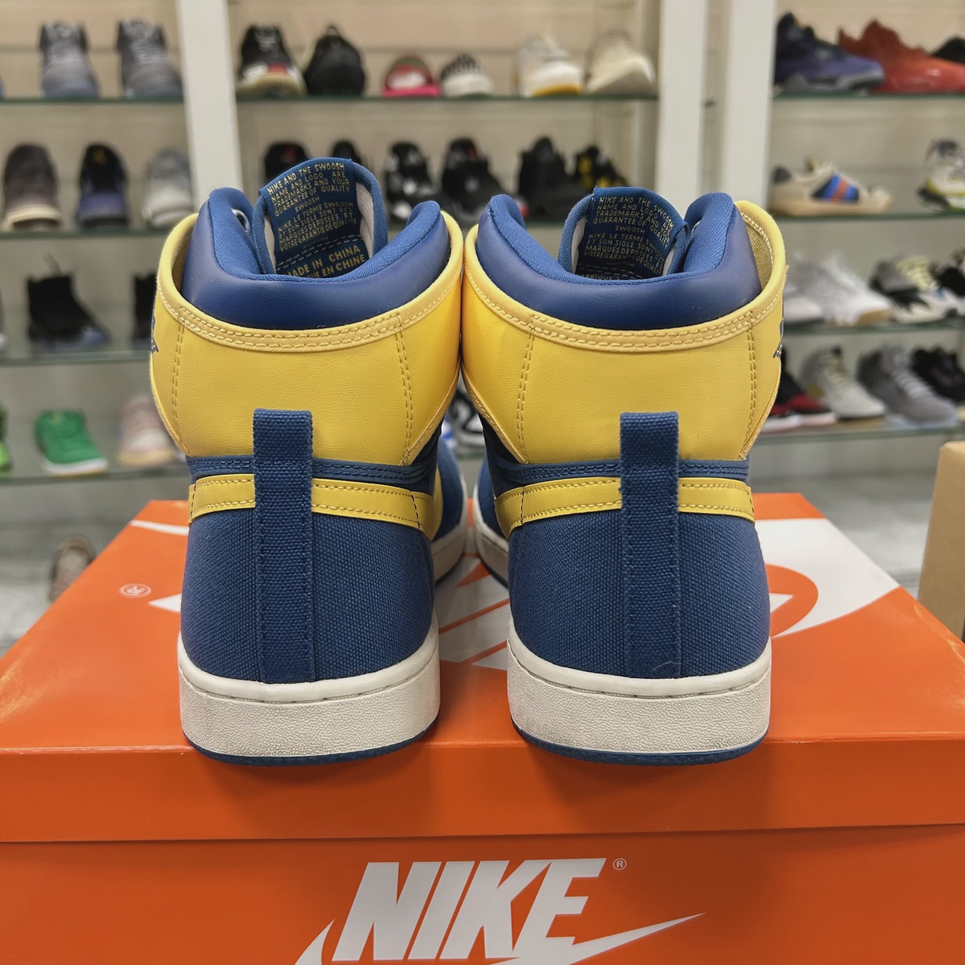 Air Jordan 1 Retro AJKO Laney • Pre-Owned [1103] - photo 3