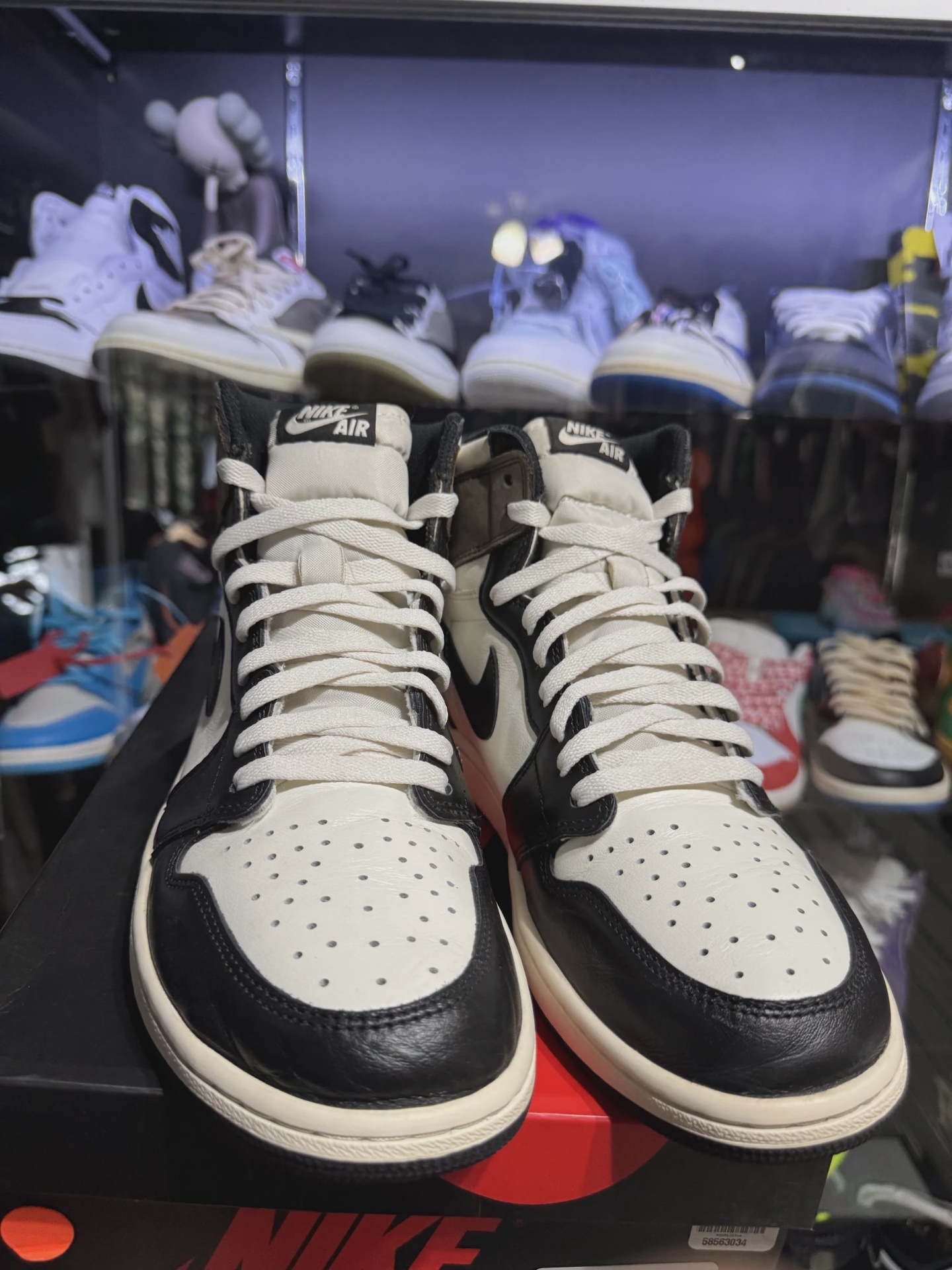 Jordan 1 Retro High Dark Mocha • Pre-Owned [6270] 2