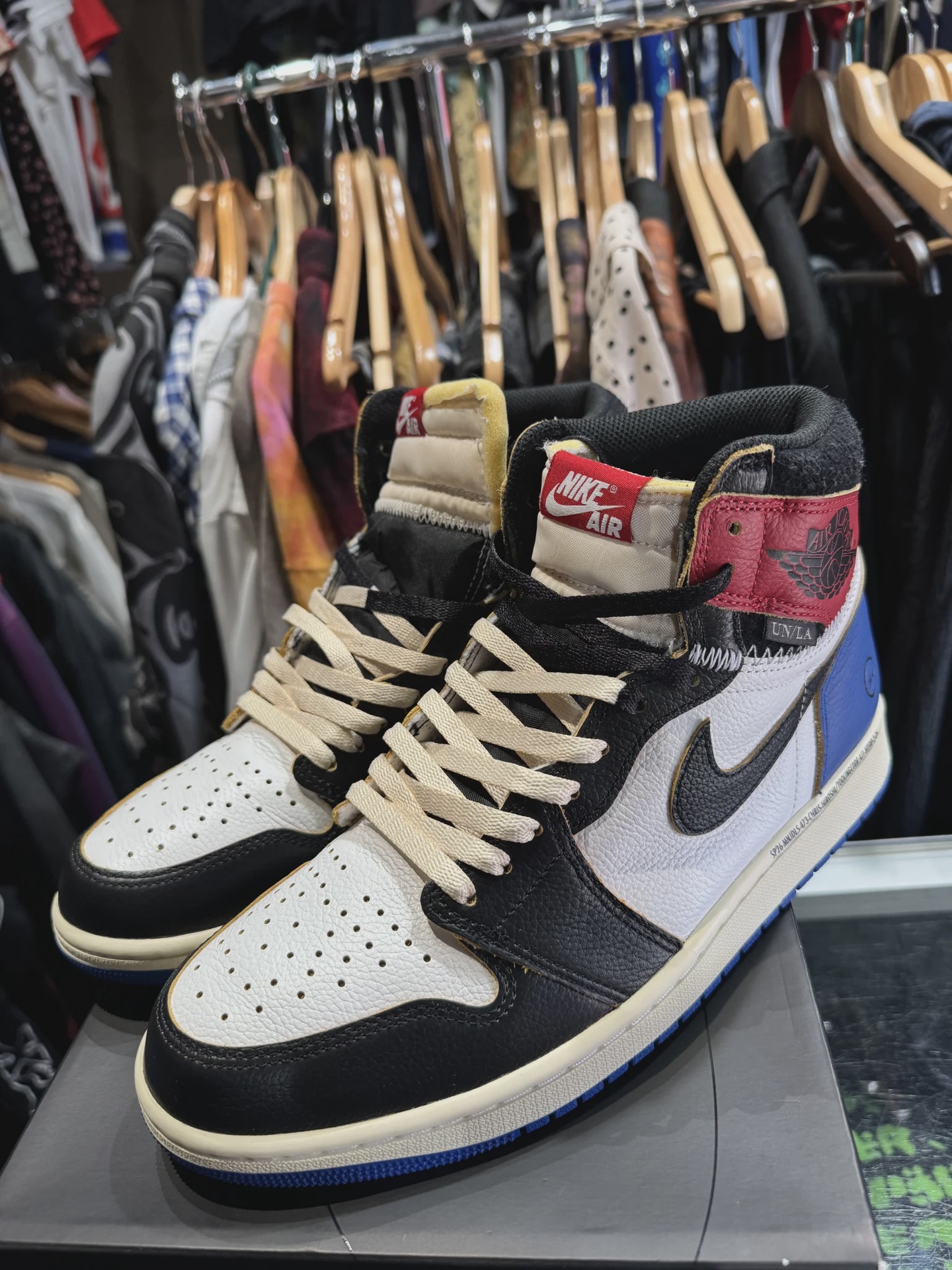 Air Jordan 1 Retro High Original SP Fragment  x Union LA Varsity Red Sport Royal Blue • Pre-Owned [2343] - photo 2