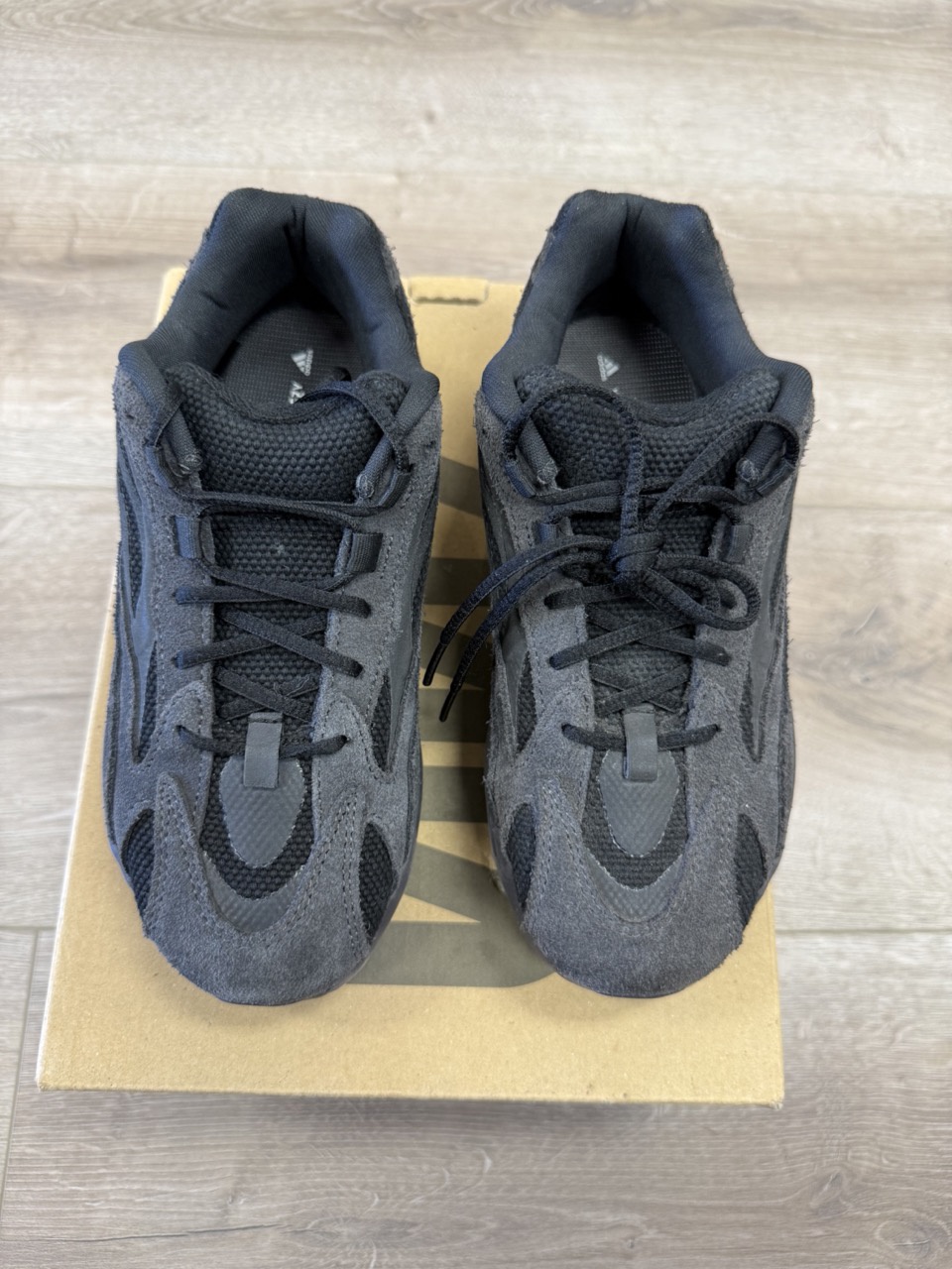 adidas Yeezy Boost 700 V Vanta (Kids) • Pre-Owned 4