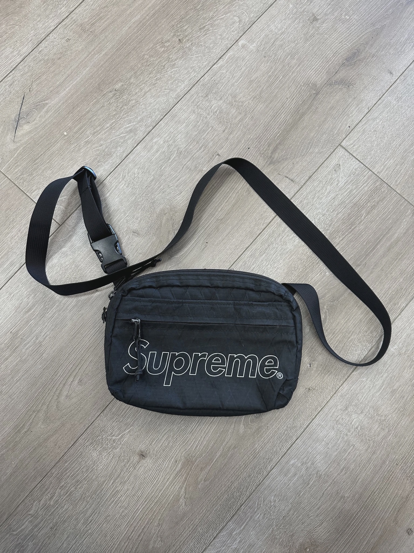 Supreme FW18 Shoulder Bag • Pre-Owned [8613]