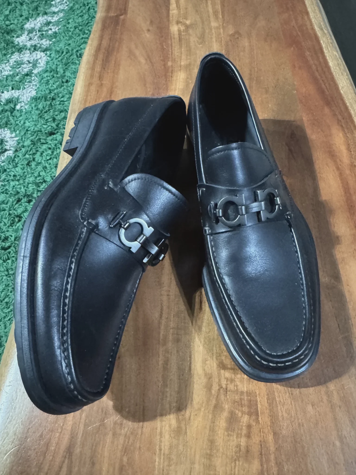 Ferragamo Black Leather Loafers  No Box • Pre-Owned [5777] - photo 1