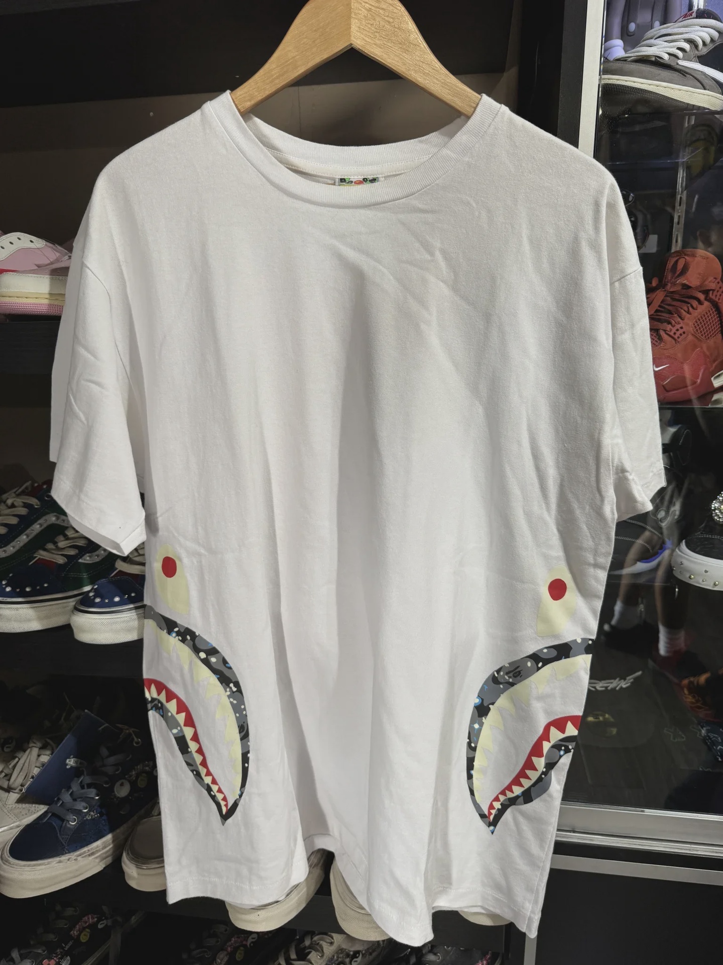 Bape ABC side Shark Tee White XL • Pre-Owned [8024] - photo 1