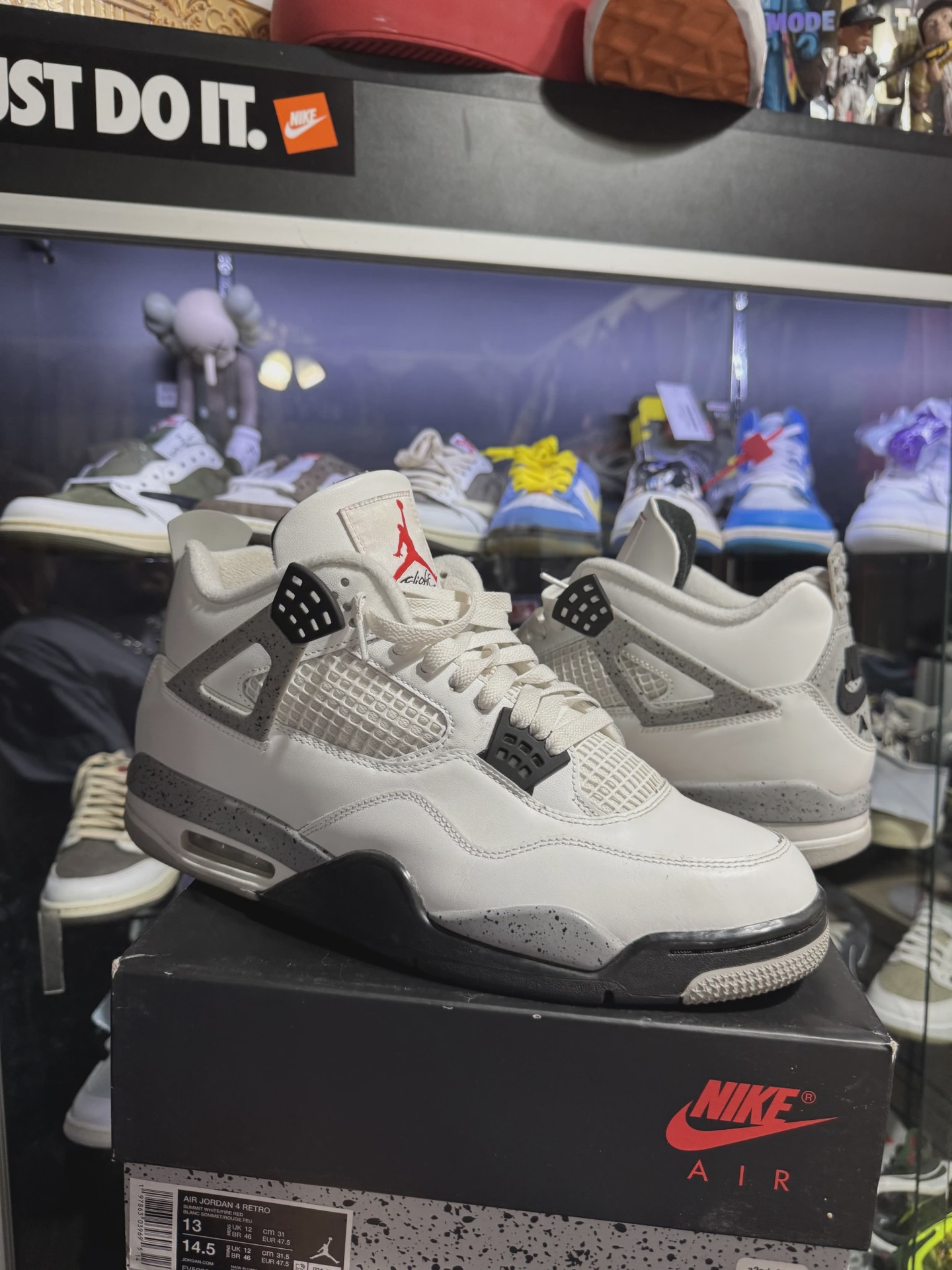 Air Jordan 4 Retro White Cement (2025) • Pre-Owned [3472]