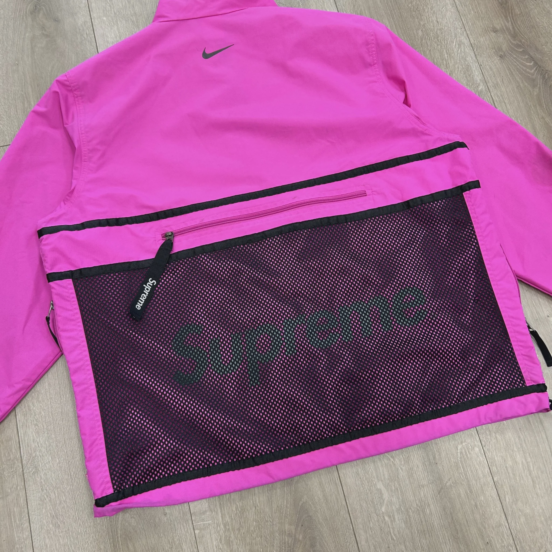 Supreme Nike Trail Running Jacket in Pink. • Pre-Owned [4893] - photo 3