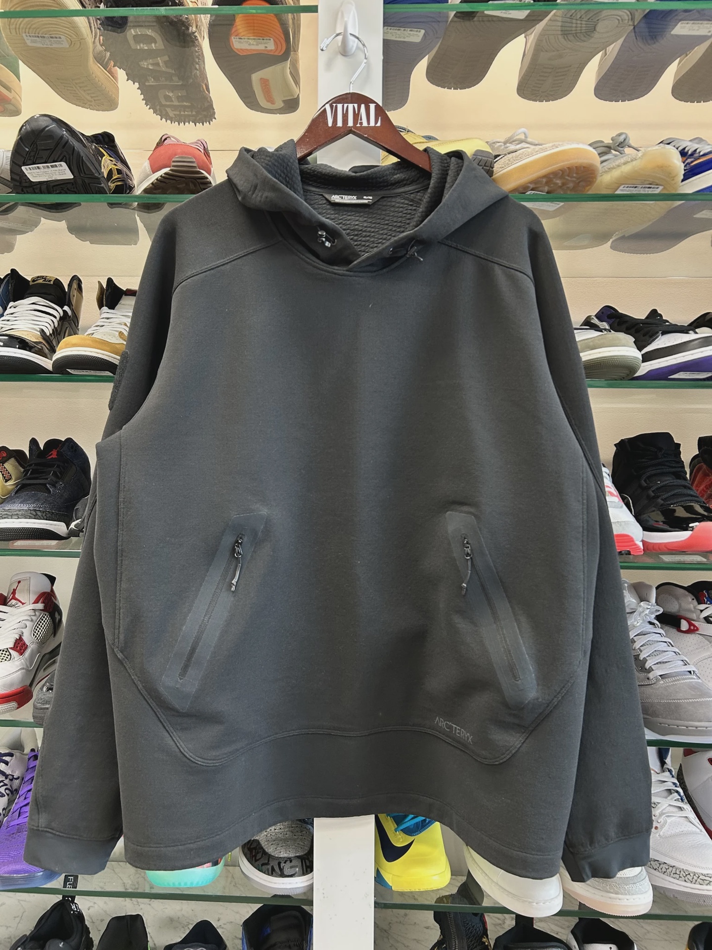 Arc'teryx Leston black hoodie • Pre-Owned [7845]