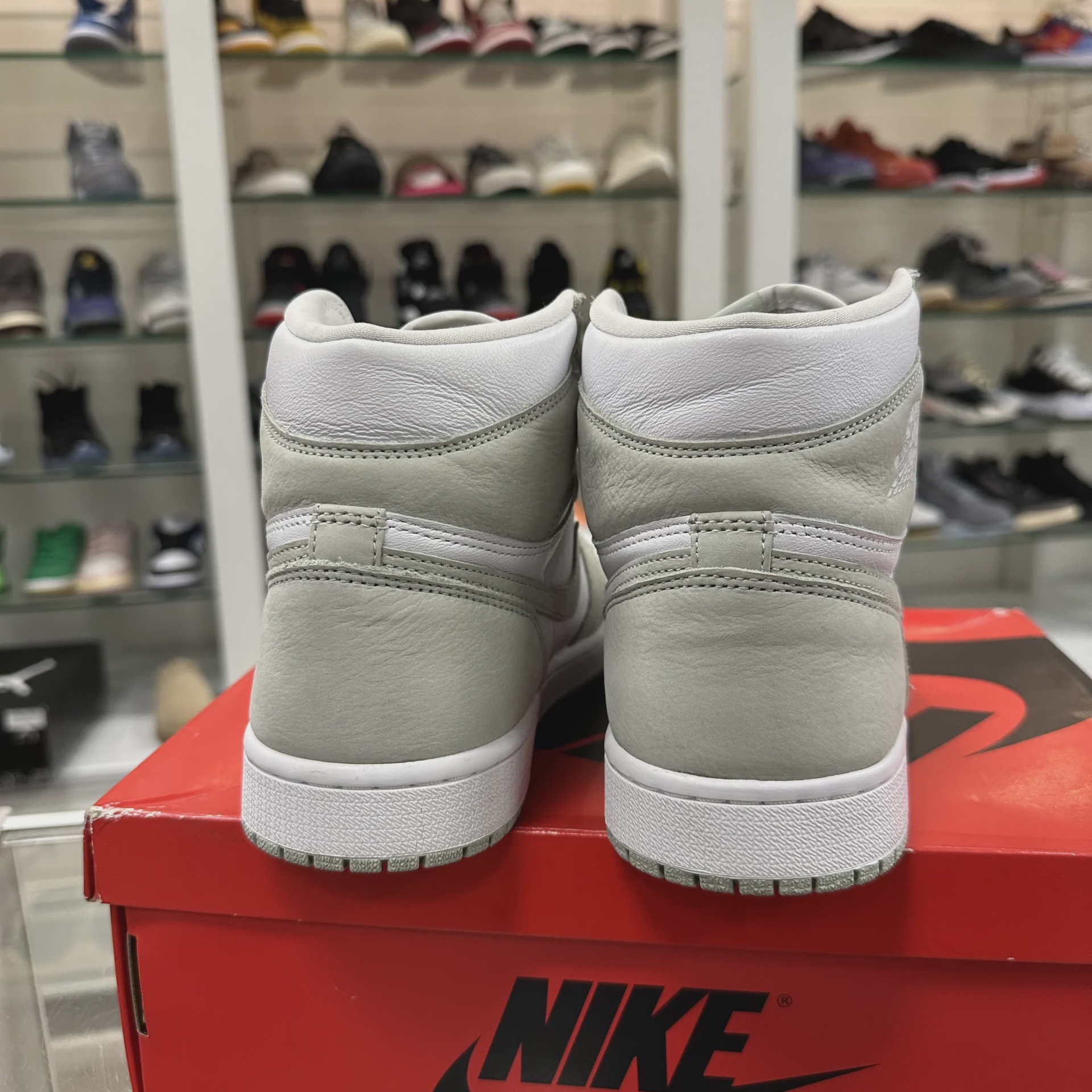 Air Jordan 1 Retro High Original Seafoam (Women's) • Pre-Owned [3367] - photo 4