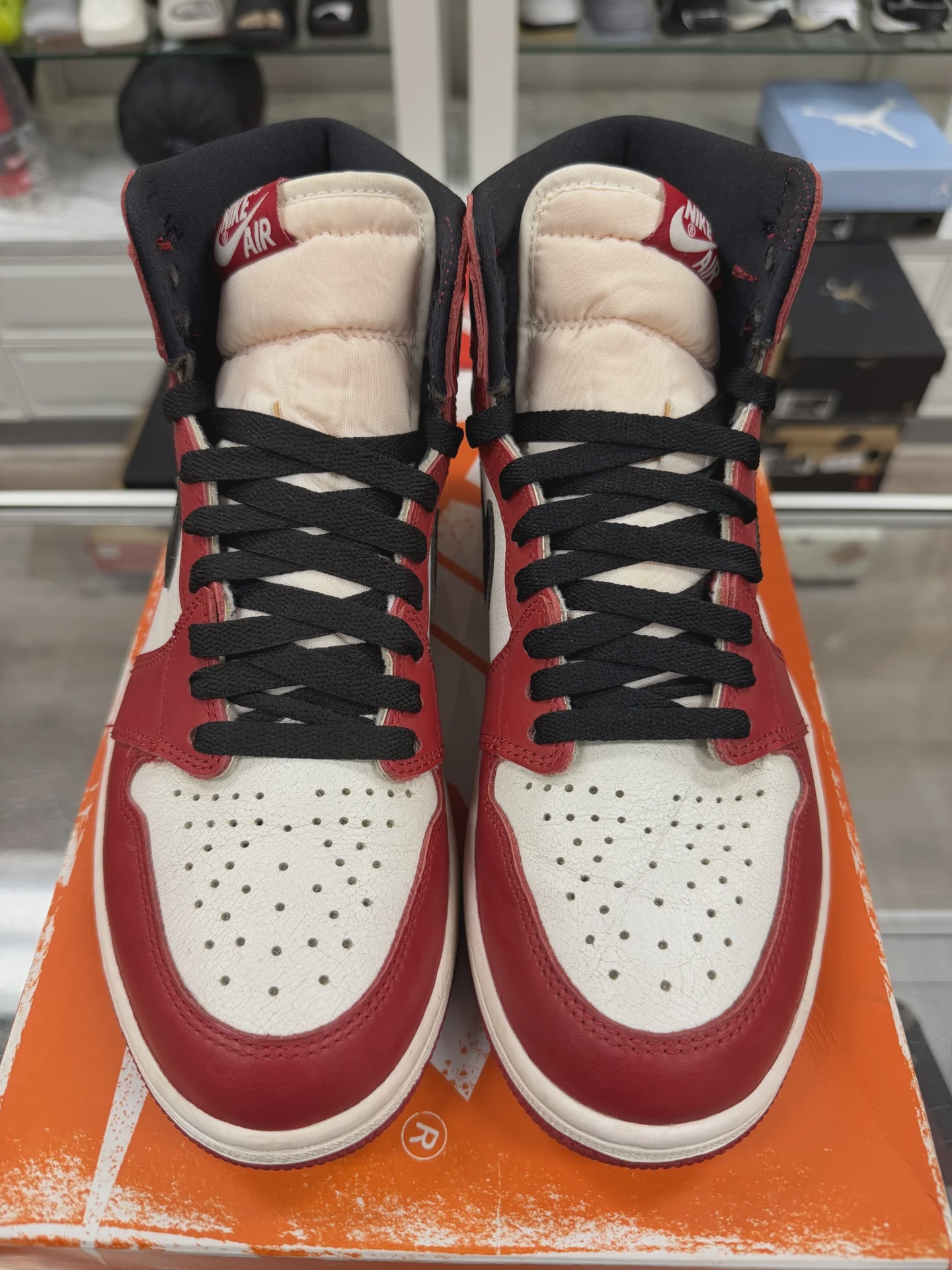 Air Jordan 1 Retro High Original Chicago Lost and Found • Pre-Owned [2087] - photo 6