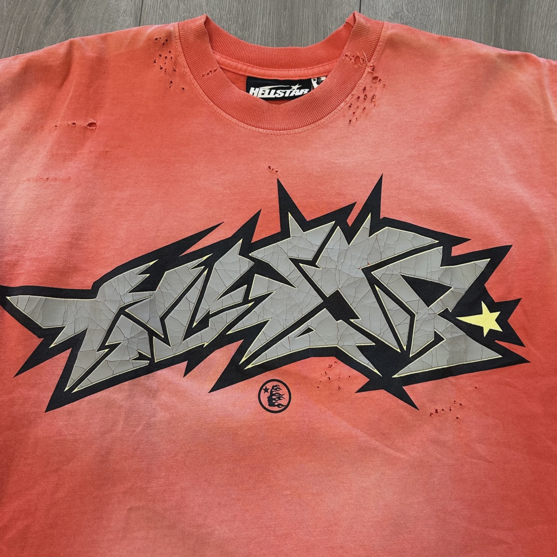 Hellstar Cracked Logo Distressed Tee • Pre-Owned [2562] 2