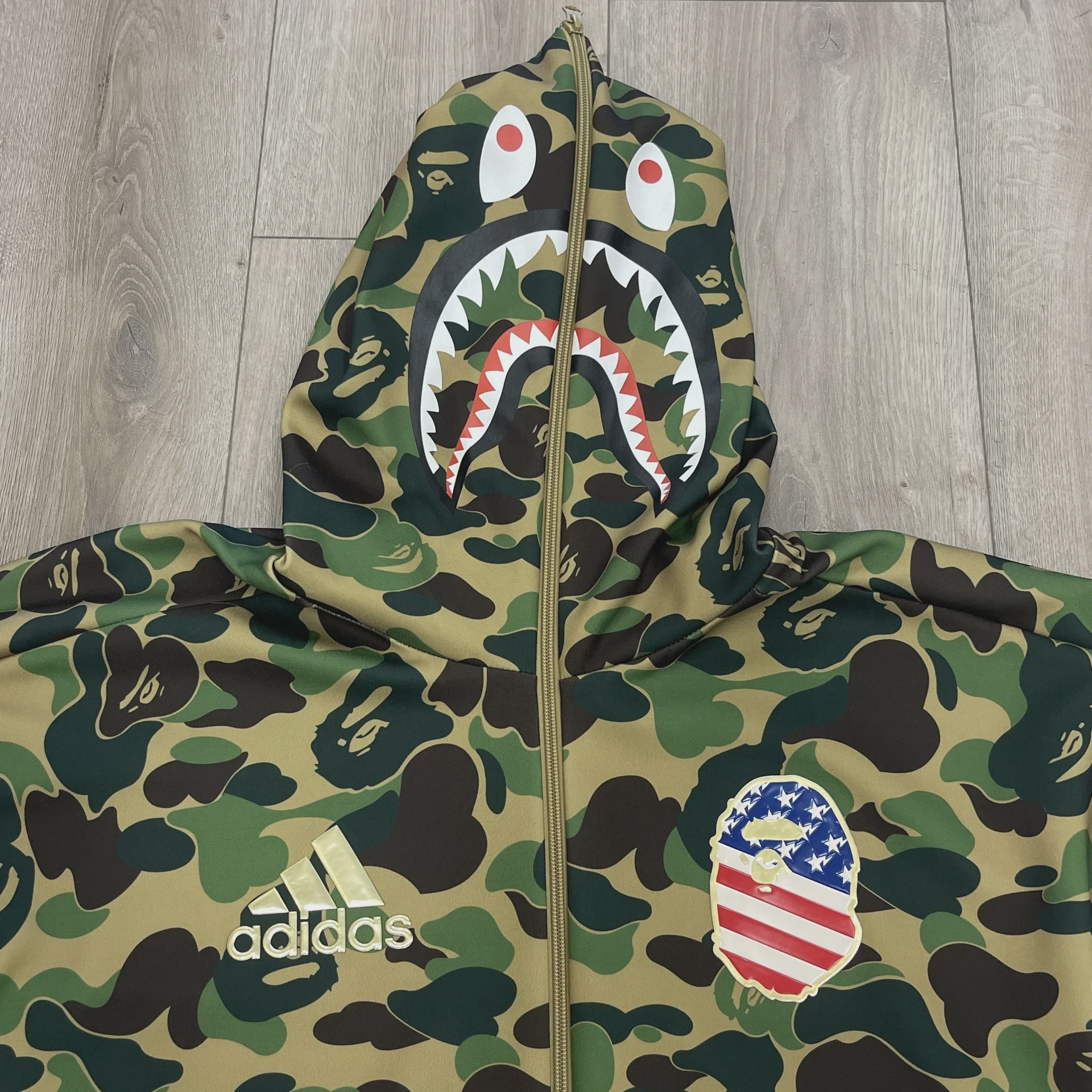 SS19 BAPE x Adidas SB Shark Hoodie Green • Pre-Owned [0643] - photo 2