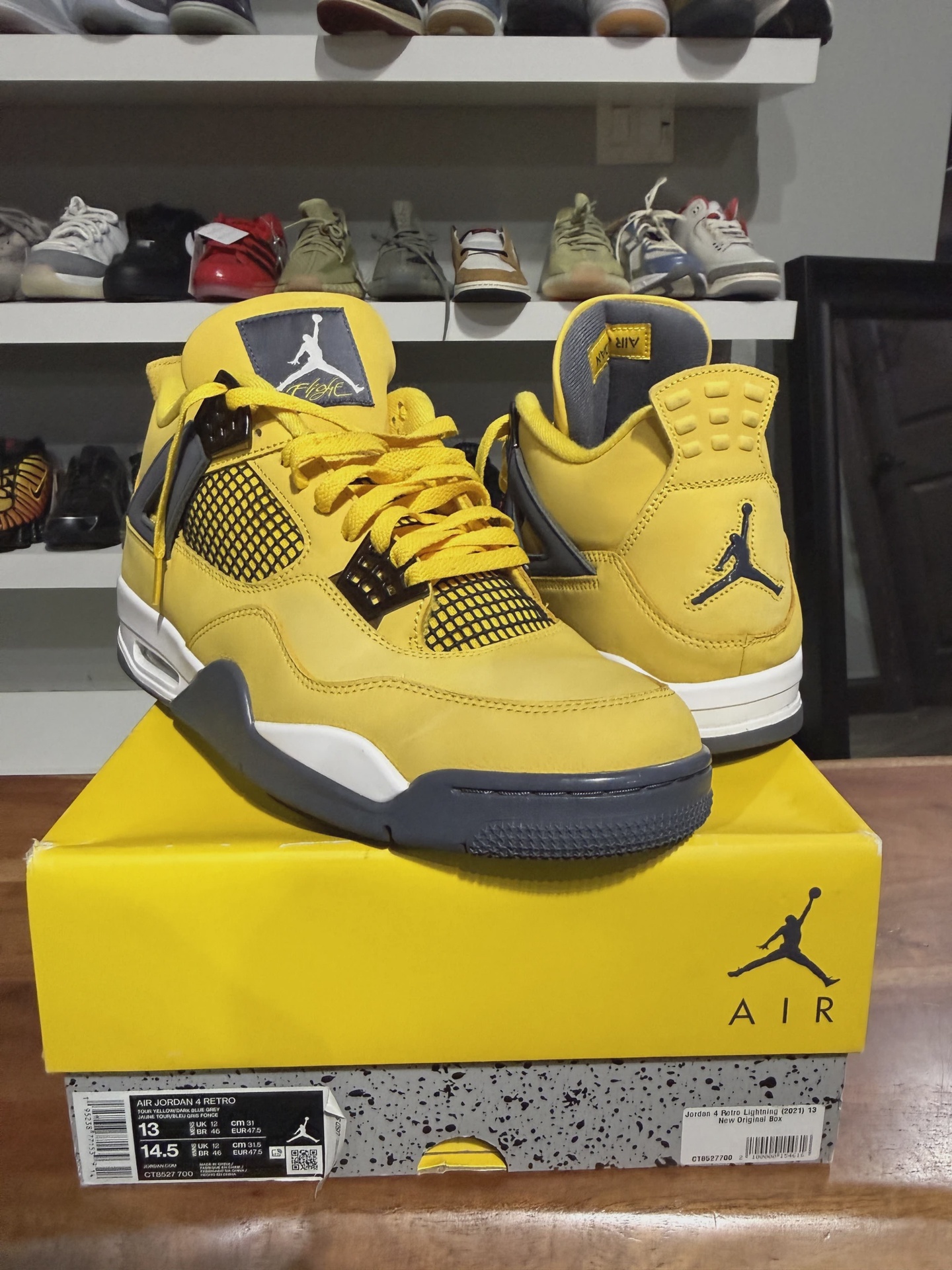 Air Jordan 4 Retro Lightning (2021) • Pre-Owned [5759]